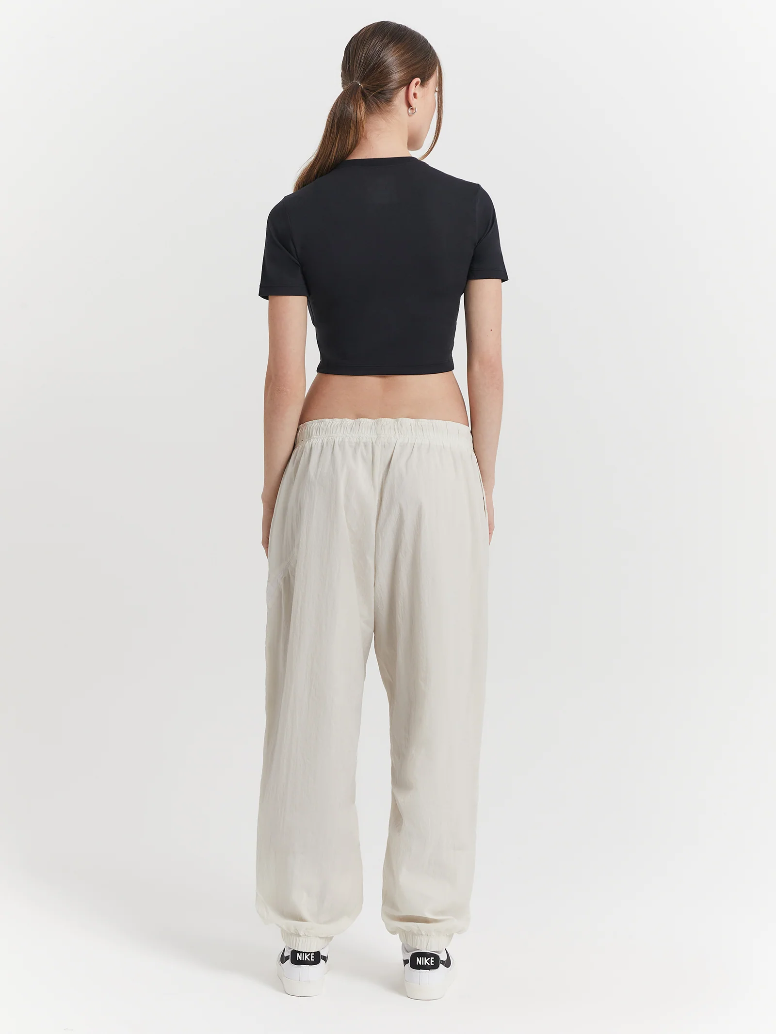 Sportswear Essentials Mid Rise Pants - Image 5