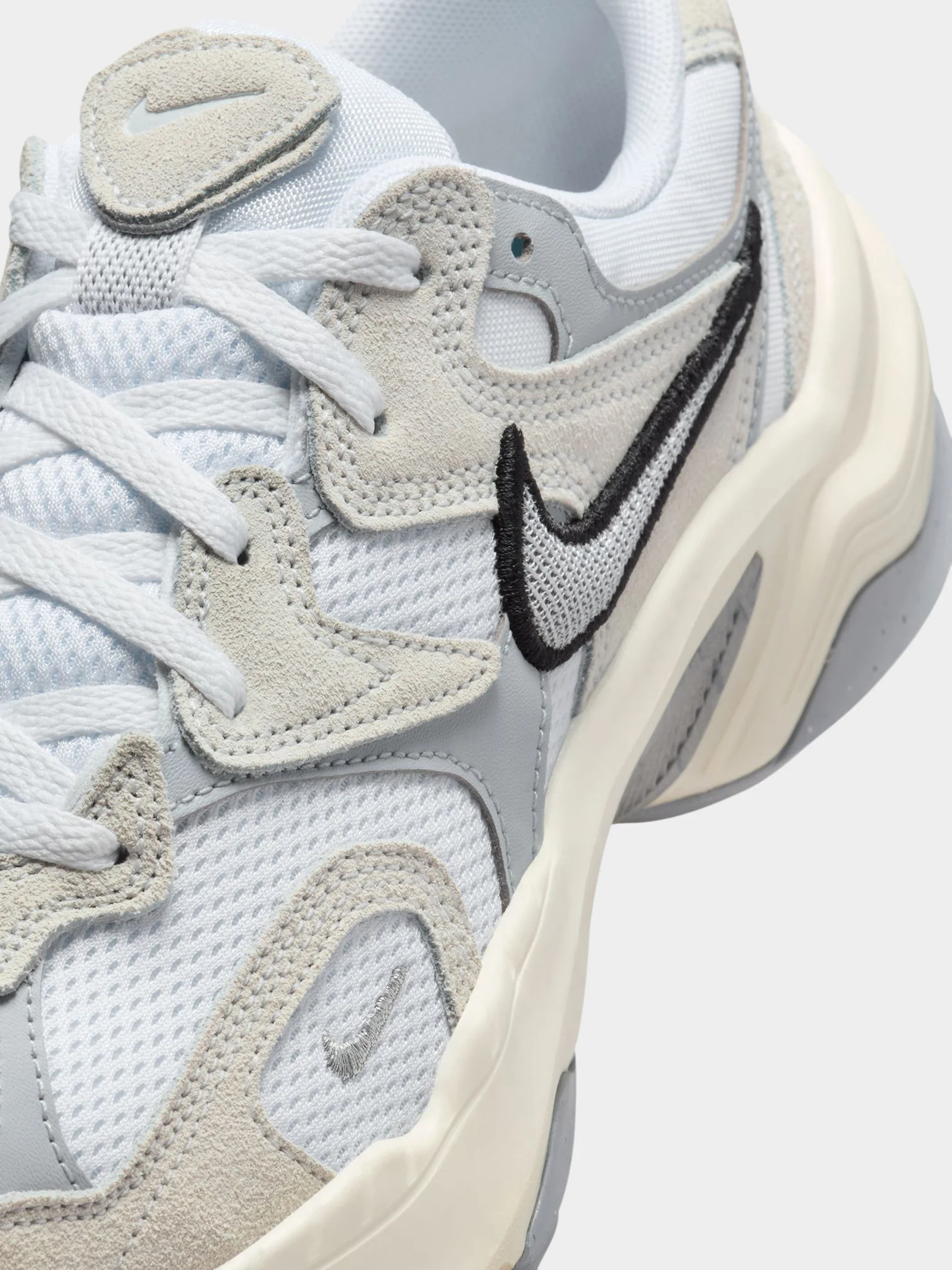 Womens AL8 Sneaker - Image 3