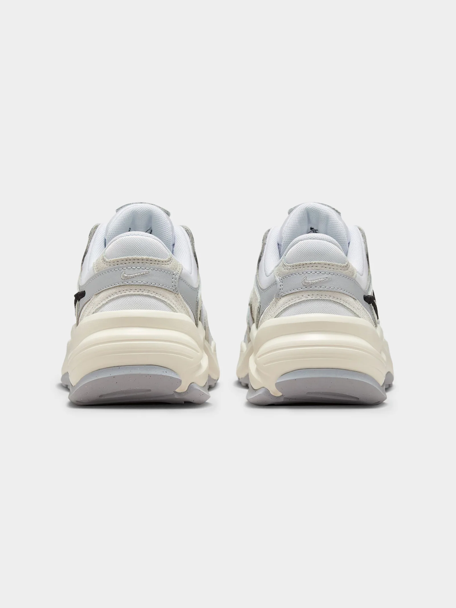 Womens AL8 Sneaker - Image 5