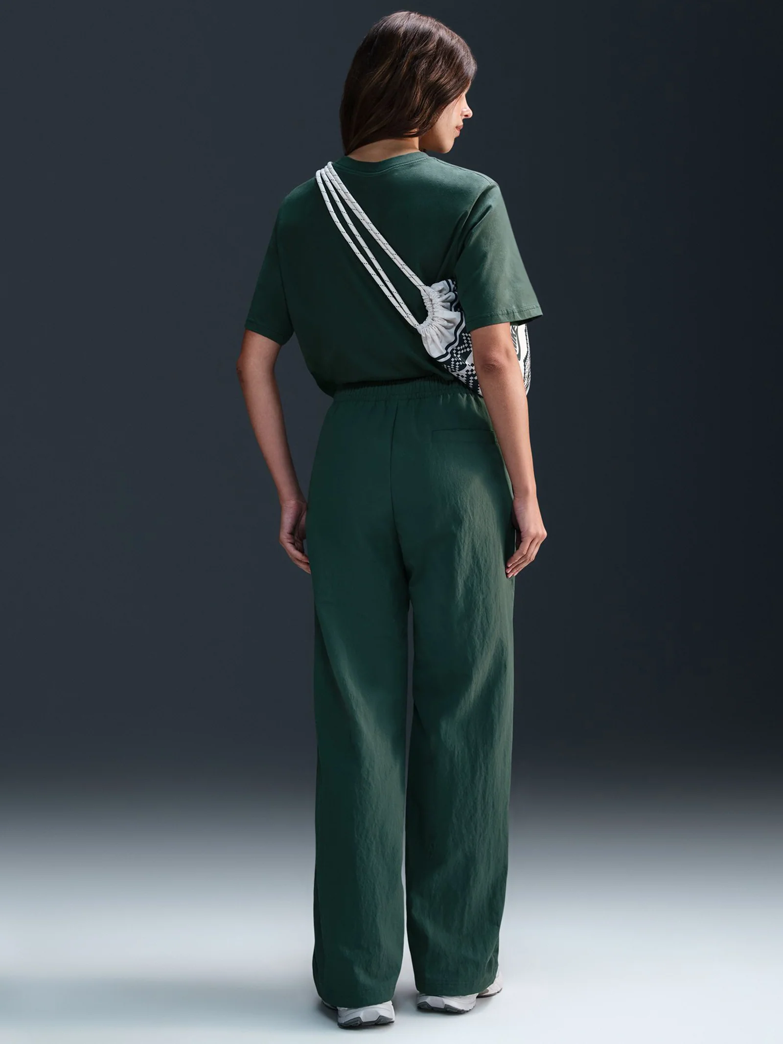 Sportswear Essential T-Shirt - Image 4