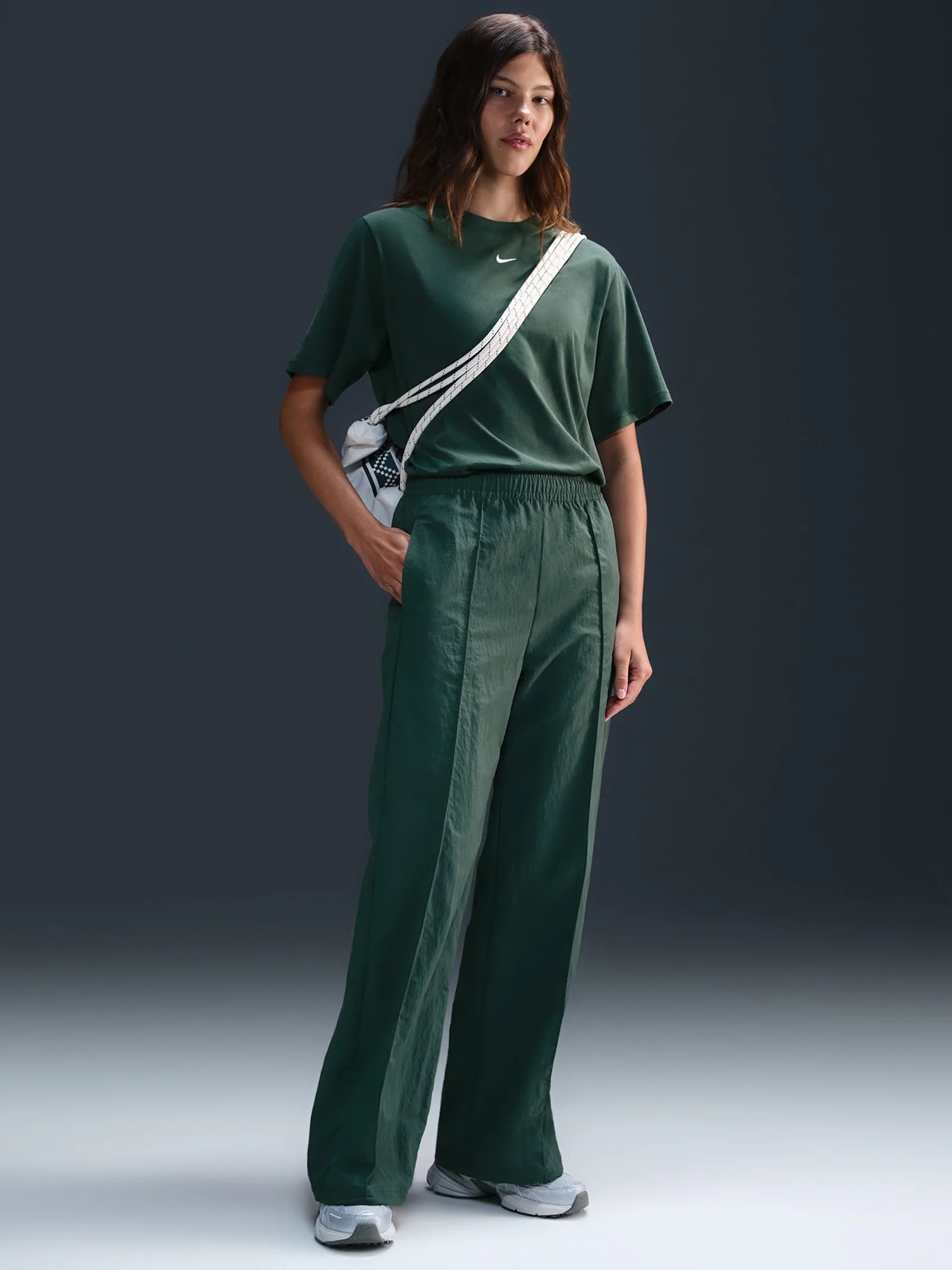 Sportswear Essential T-Shirt - Image 5