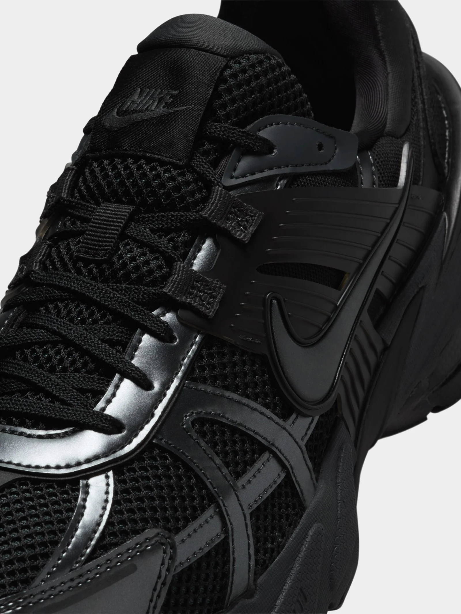 Nike V2k Run Sneakers - Image 3