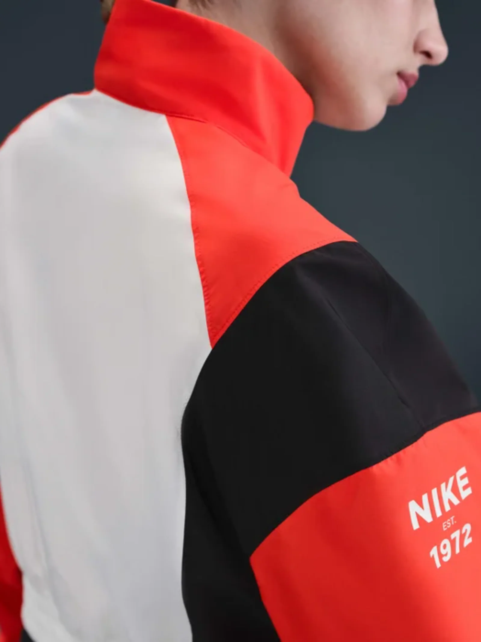 NSW Woven Lightweight 1/4-Zip Jacket - Image 3