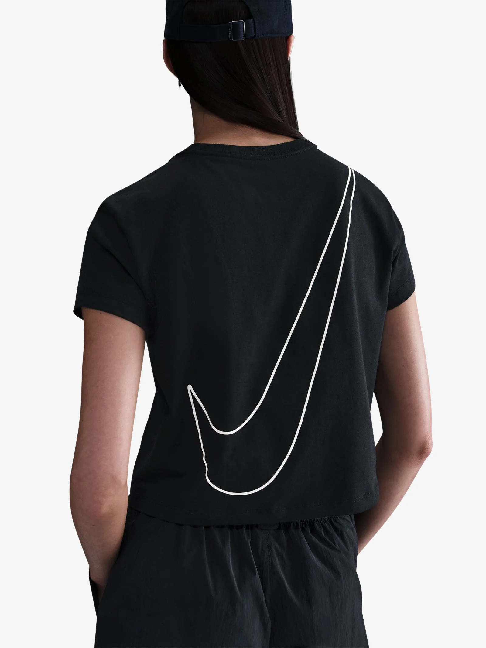 Nike Sportswear Club Cropped T-Shirt - Image 2