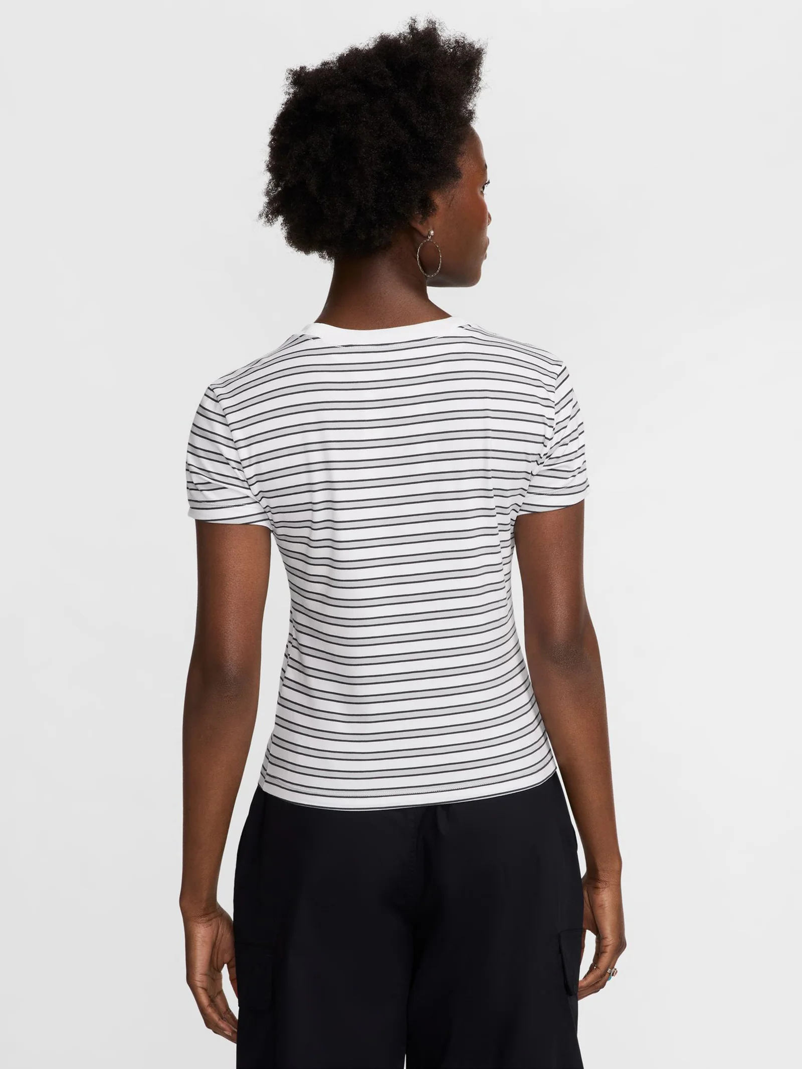 Nike Sportswear Chill Knit Tee - Image 2