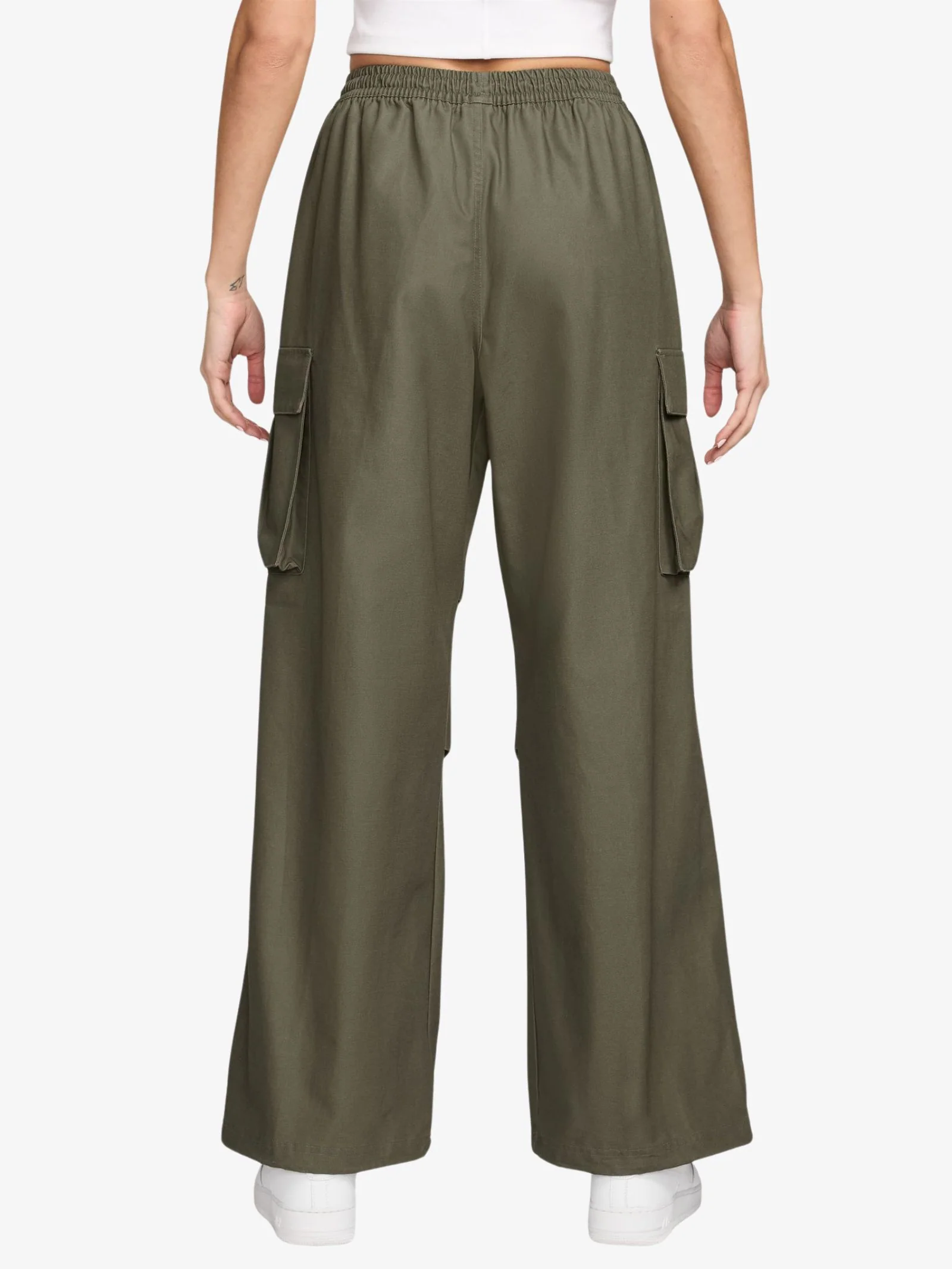 Women’s Mid-Rise Oversized Woven Cargo Pants - Image 2