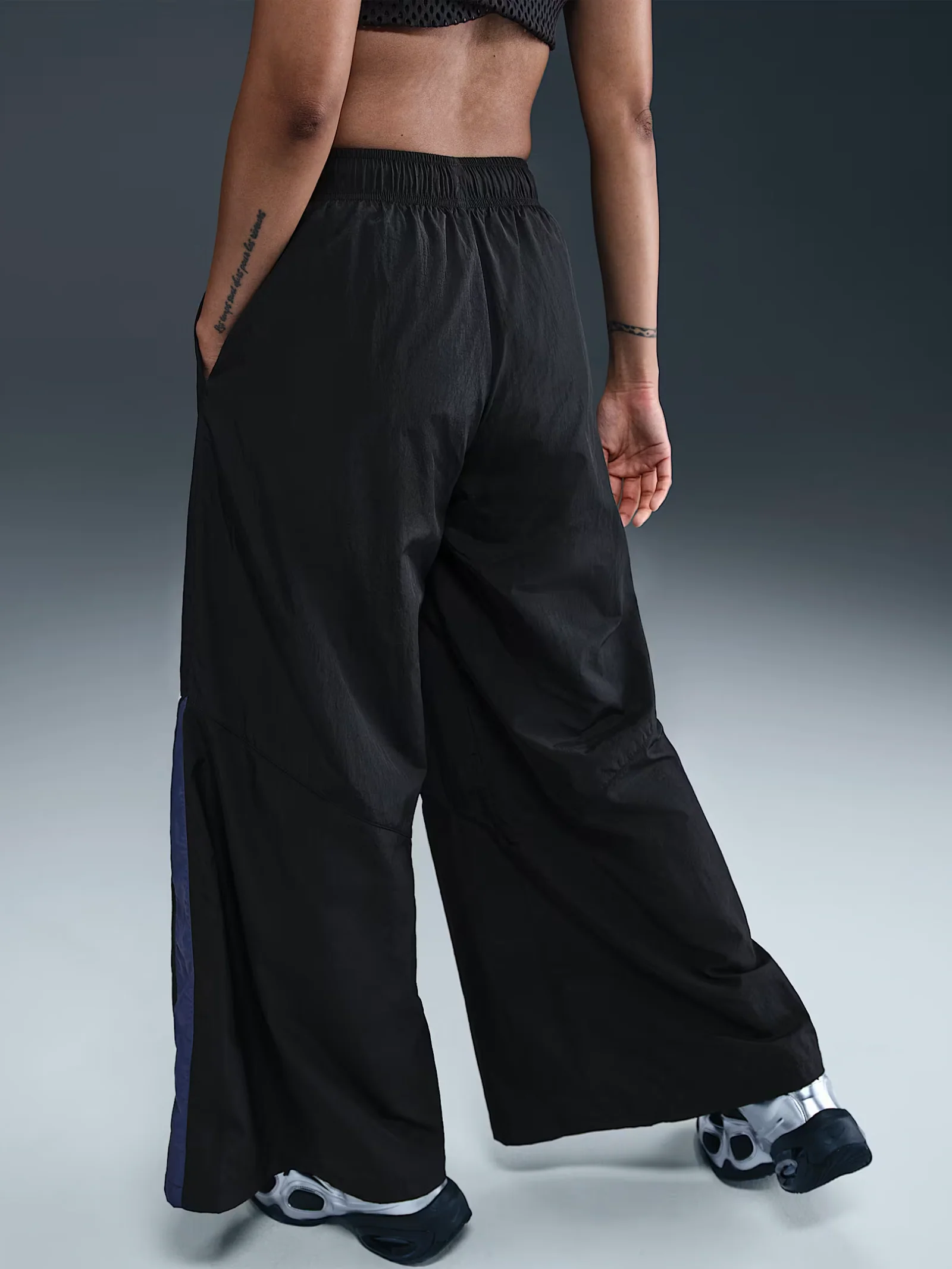 Women's Nike Sportswear Wide-Leg Woven Trousers - Image 3