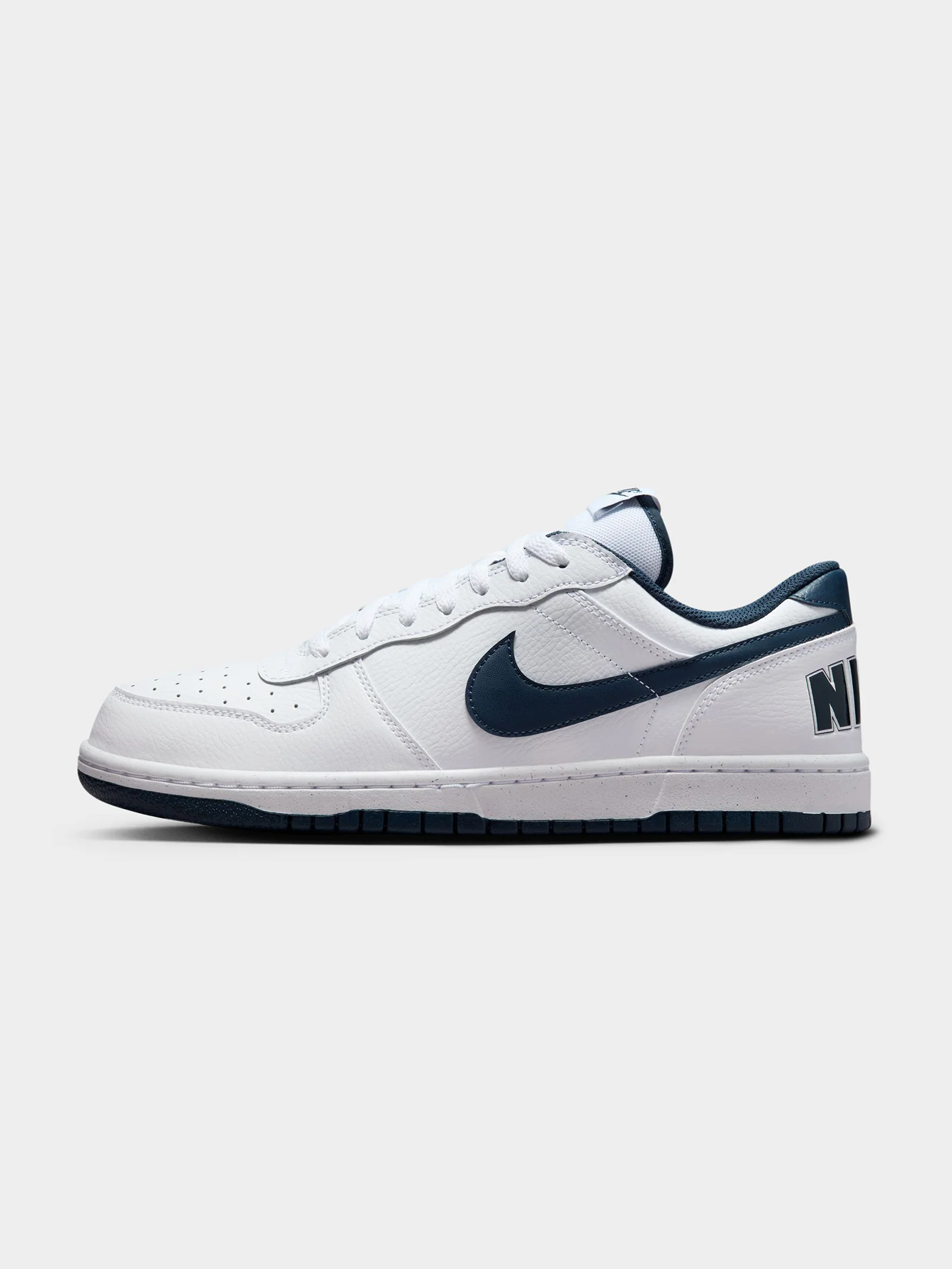 Mens Big Nike Low Shoes - Image 2