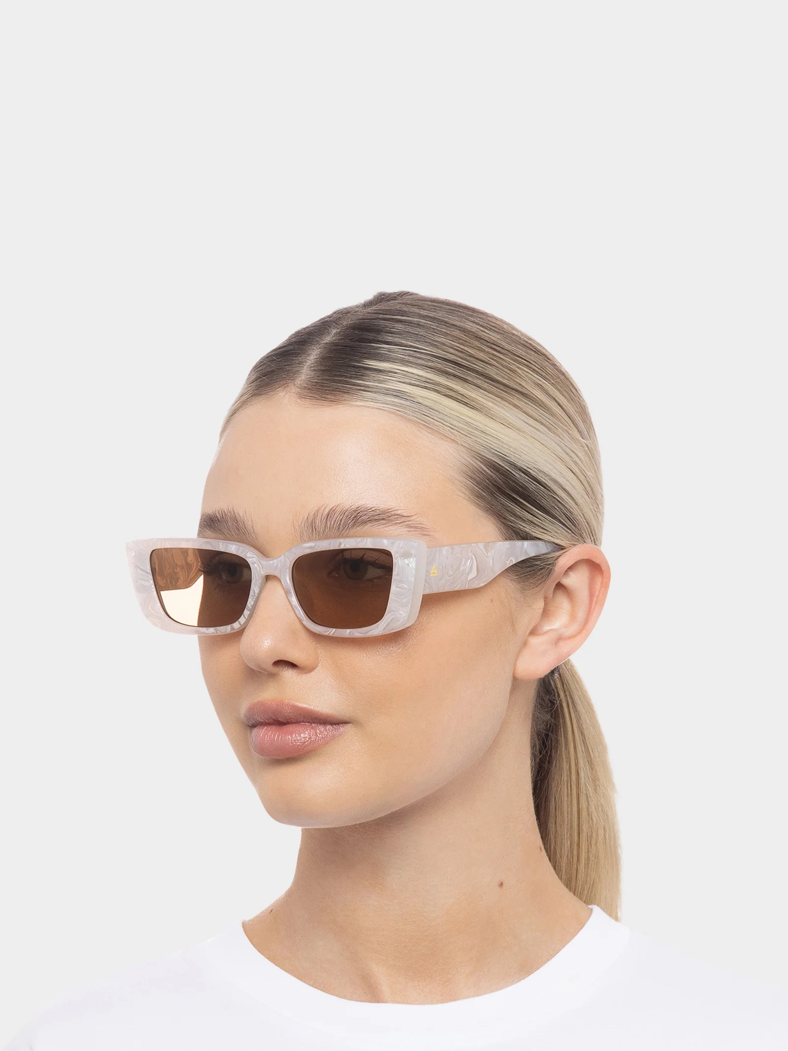 Novae Sunglasses - Image 4