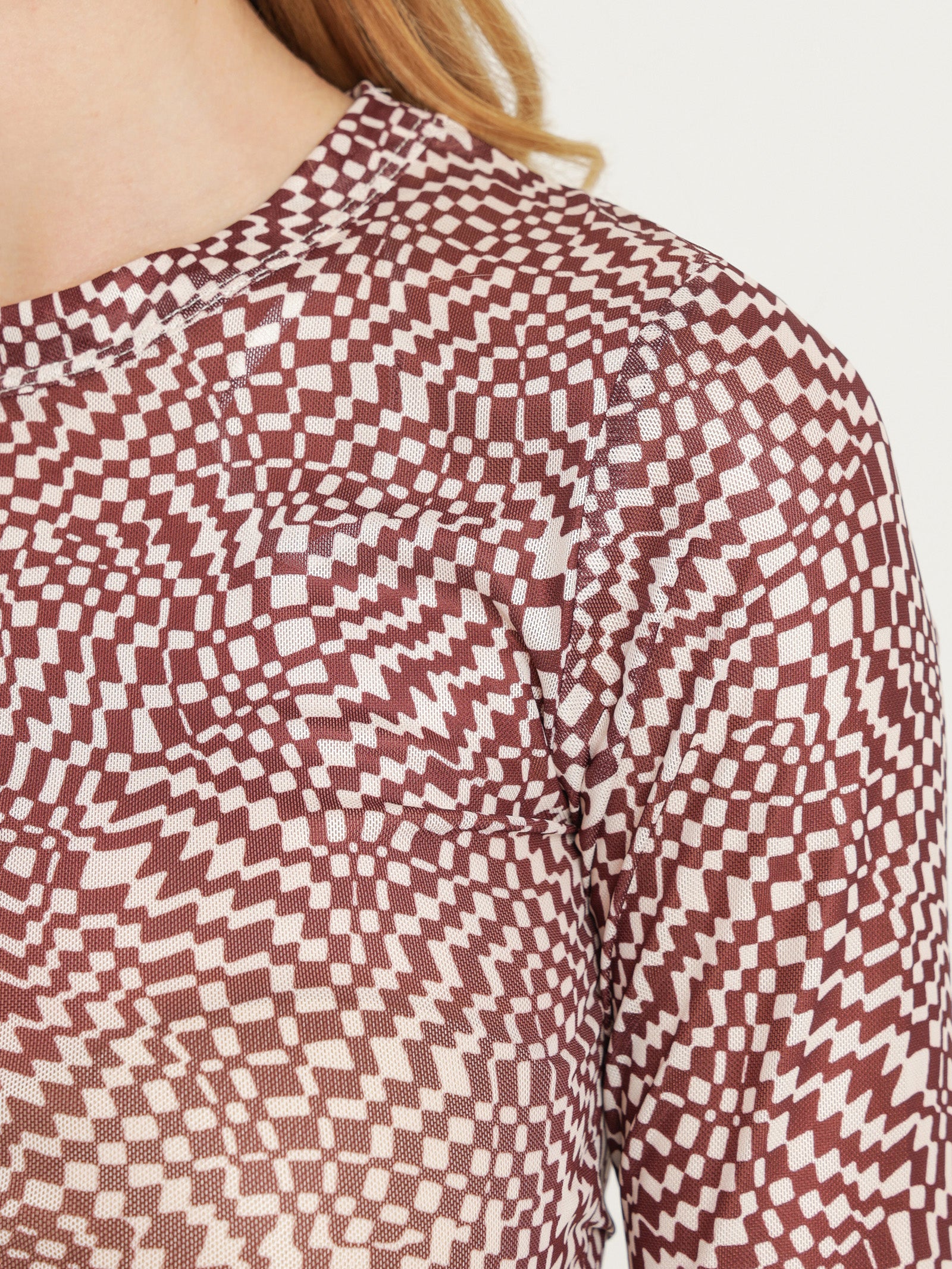 Novera Mesh Long Sleeve Top - Image 5
