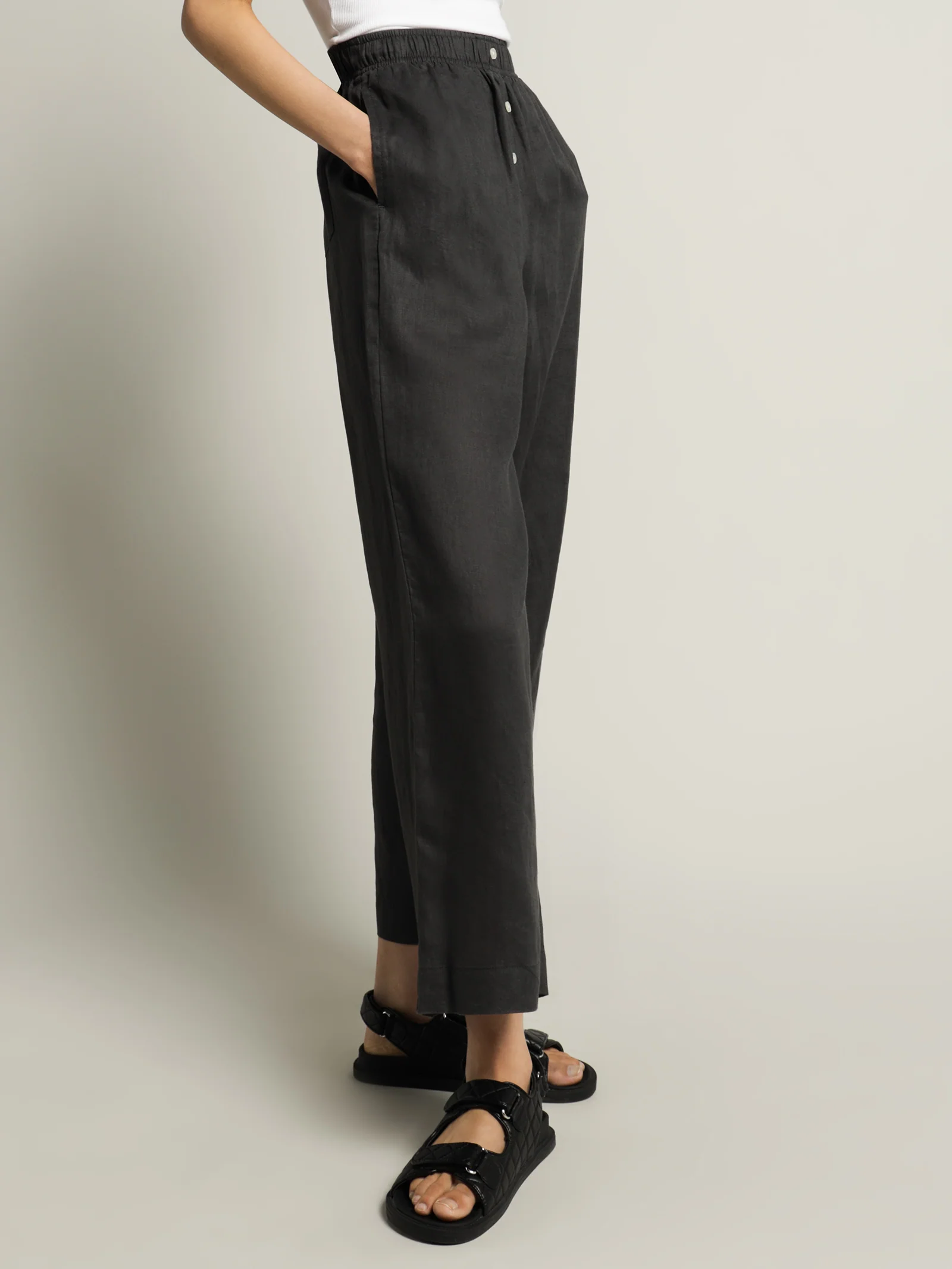 Nude Linen Lounge Crop Pant - Image 3