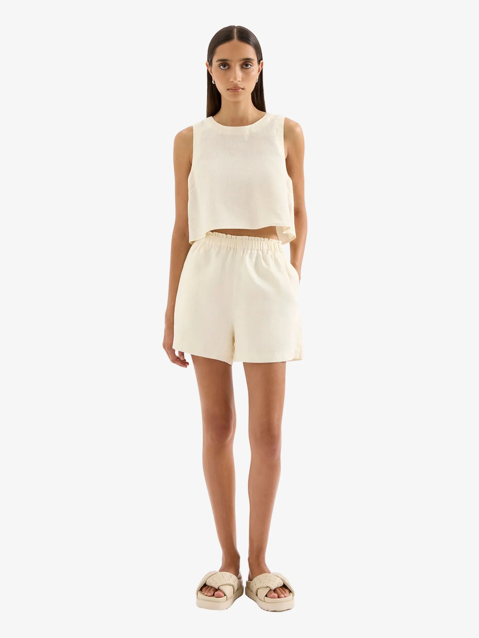 Theo Linen Shorts - Image 4