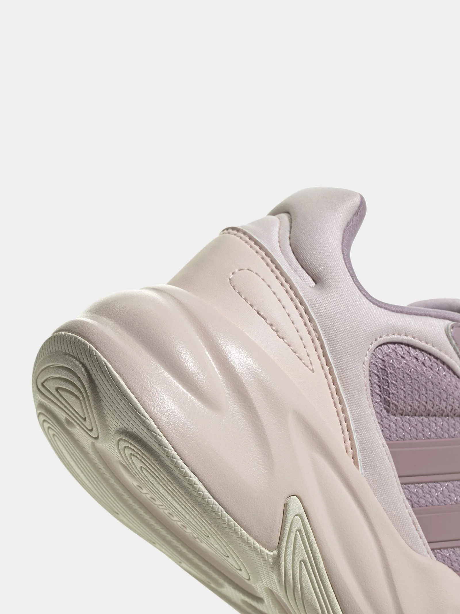 Womens Ozelle Sneaker - Image 8