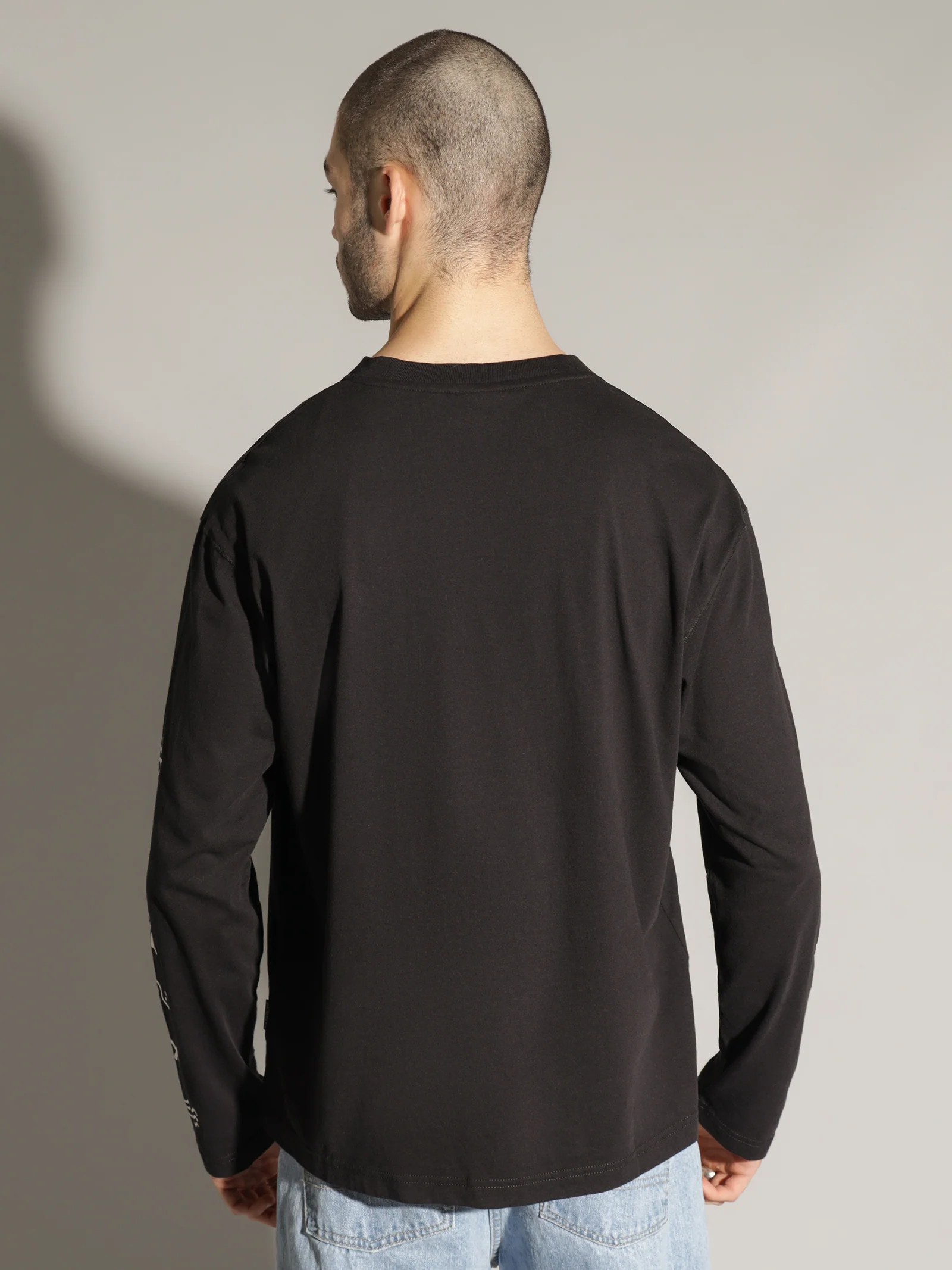 Pasilan Long Sleeve T-Shirt - Image 4