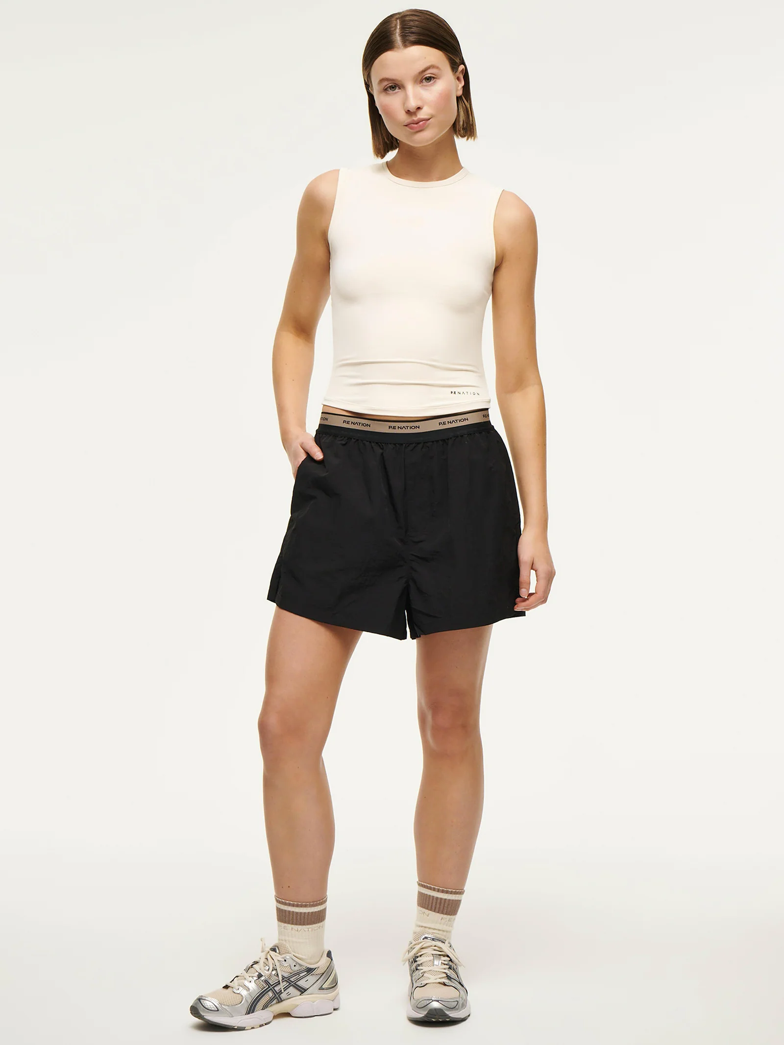 Avant Short - Black - Image 4