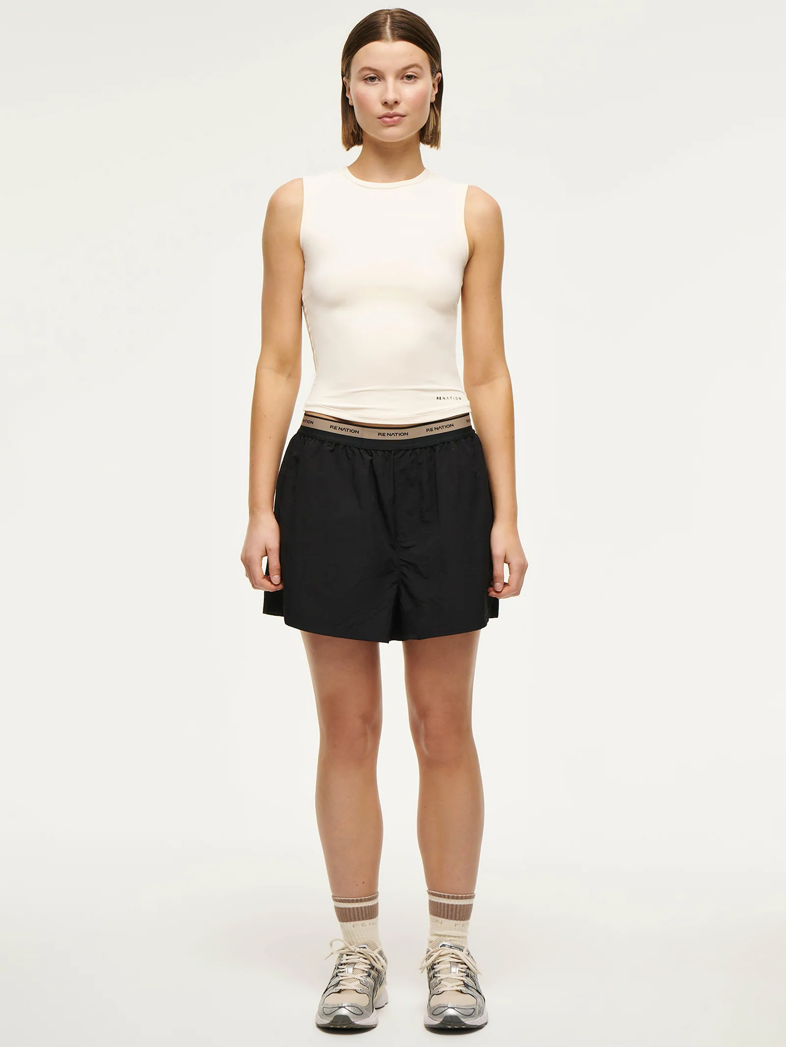 Avant Short - Black - Image 5