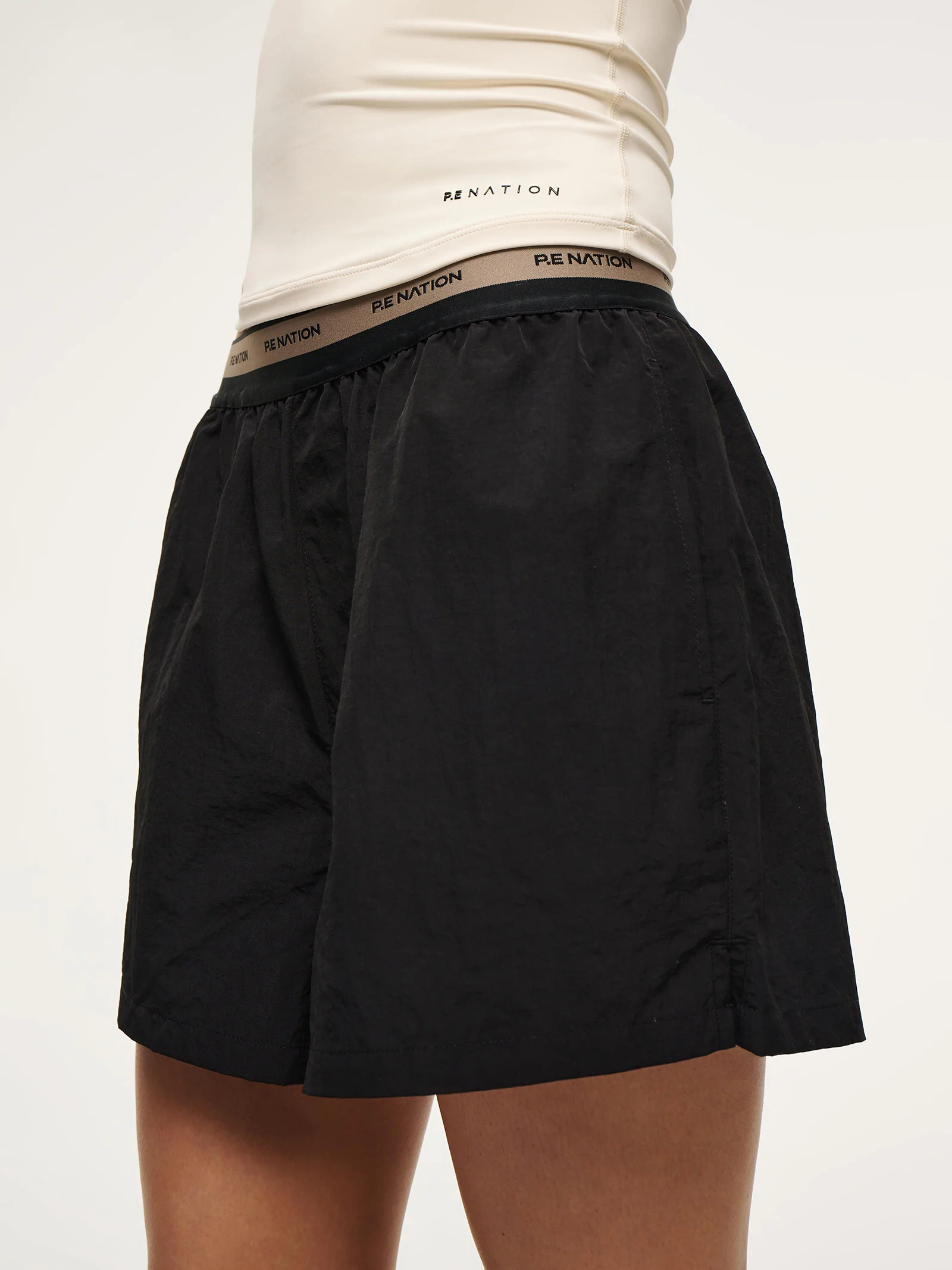 Avant Short - Black - Image 6