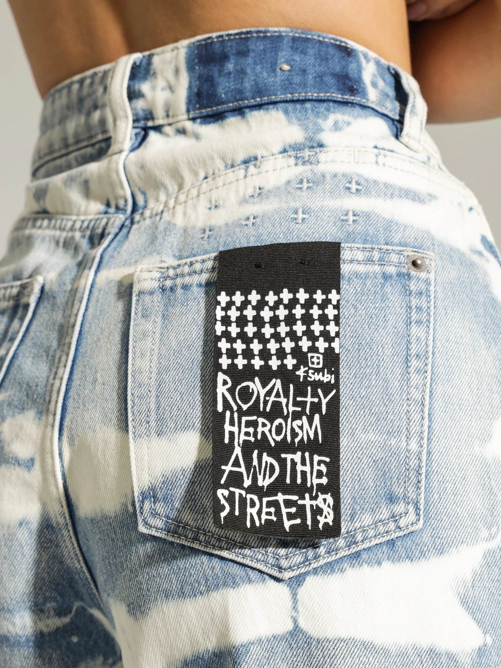 Playback High-Waisted Relaxed Jeans - Image 5