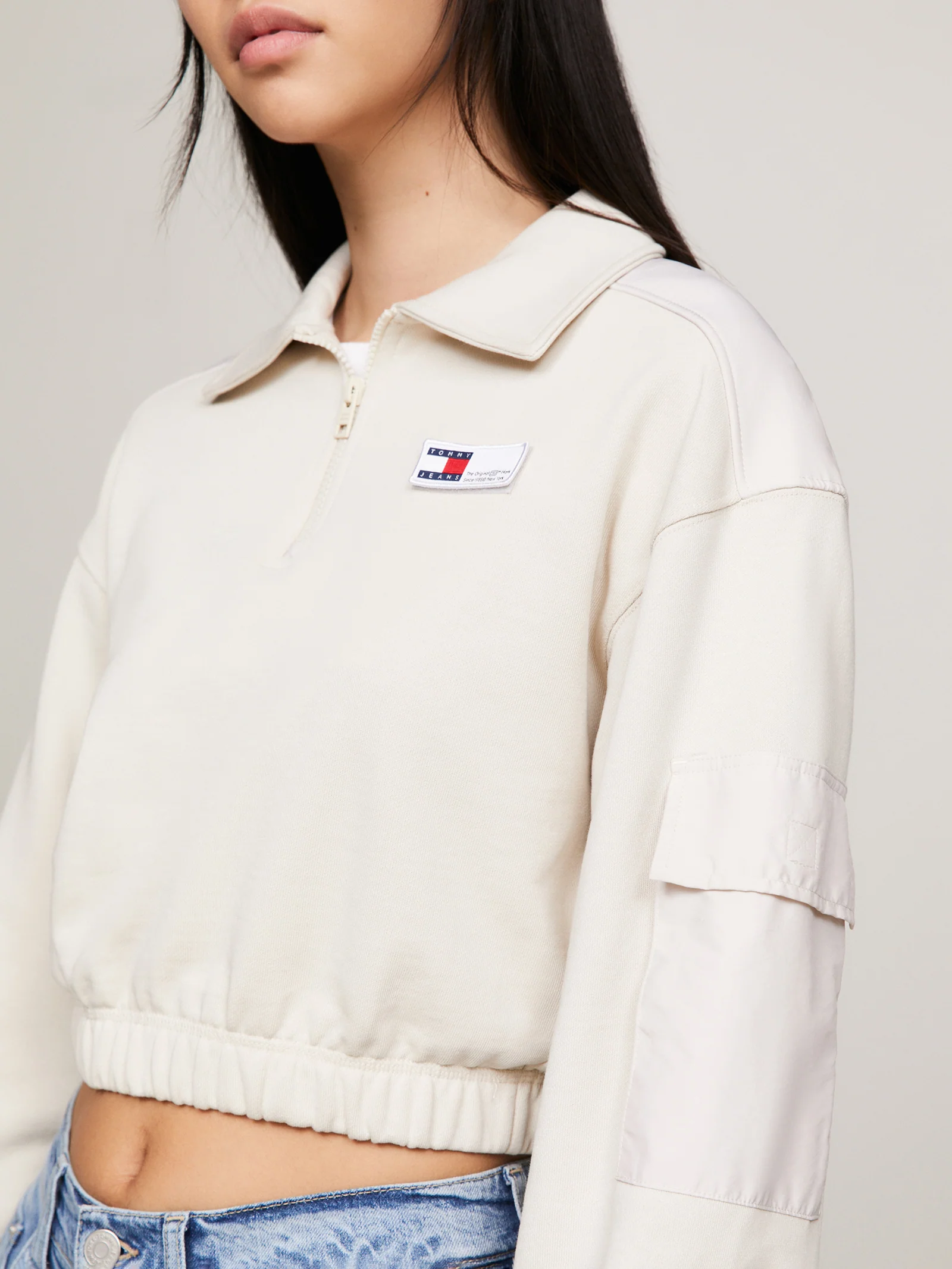 Quarter-Zip Cropped Fit Sweatshirt - Image 4