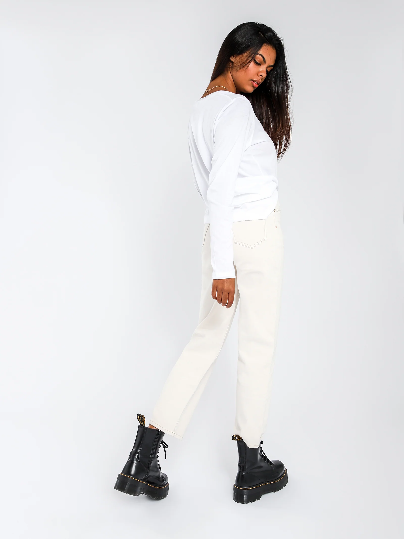 Quinn Scoop Neck Long Sleeve T-Shirt - Image 5