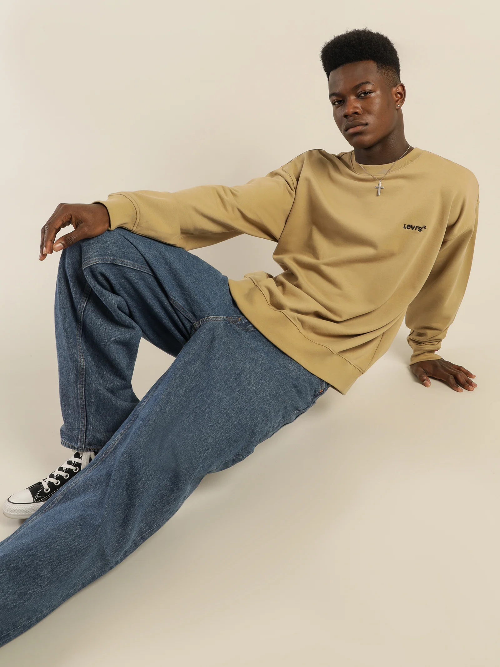 Red Tab Sweats Crew - Image 6