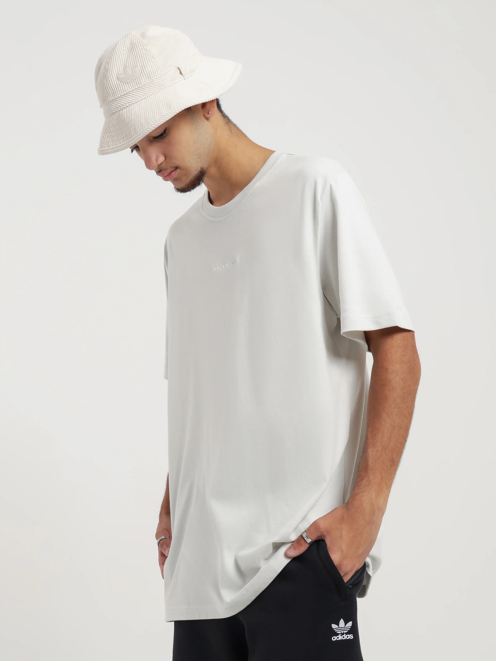 Reveal Essentials T-Shirt - Image 4