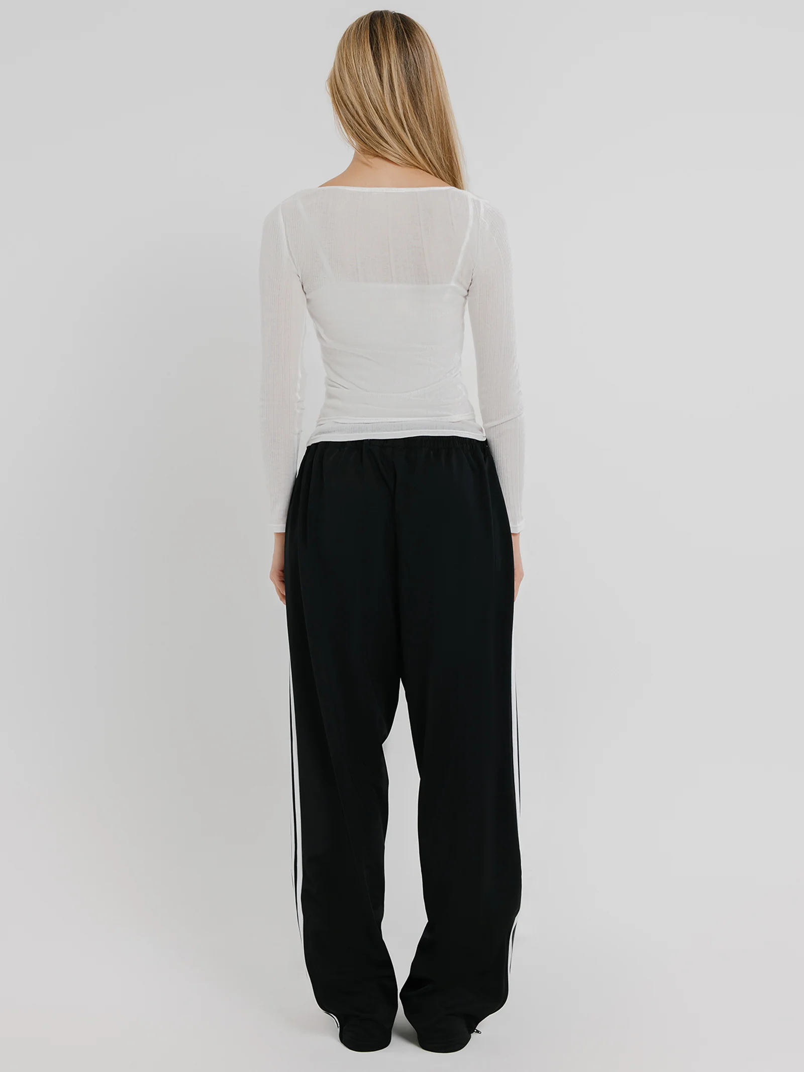 Rhian Scoop 2 Ways Top - Image 4