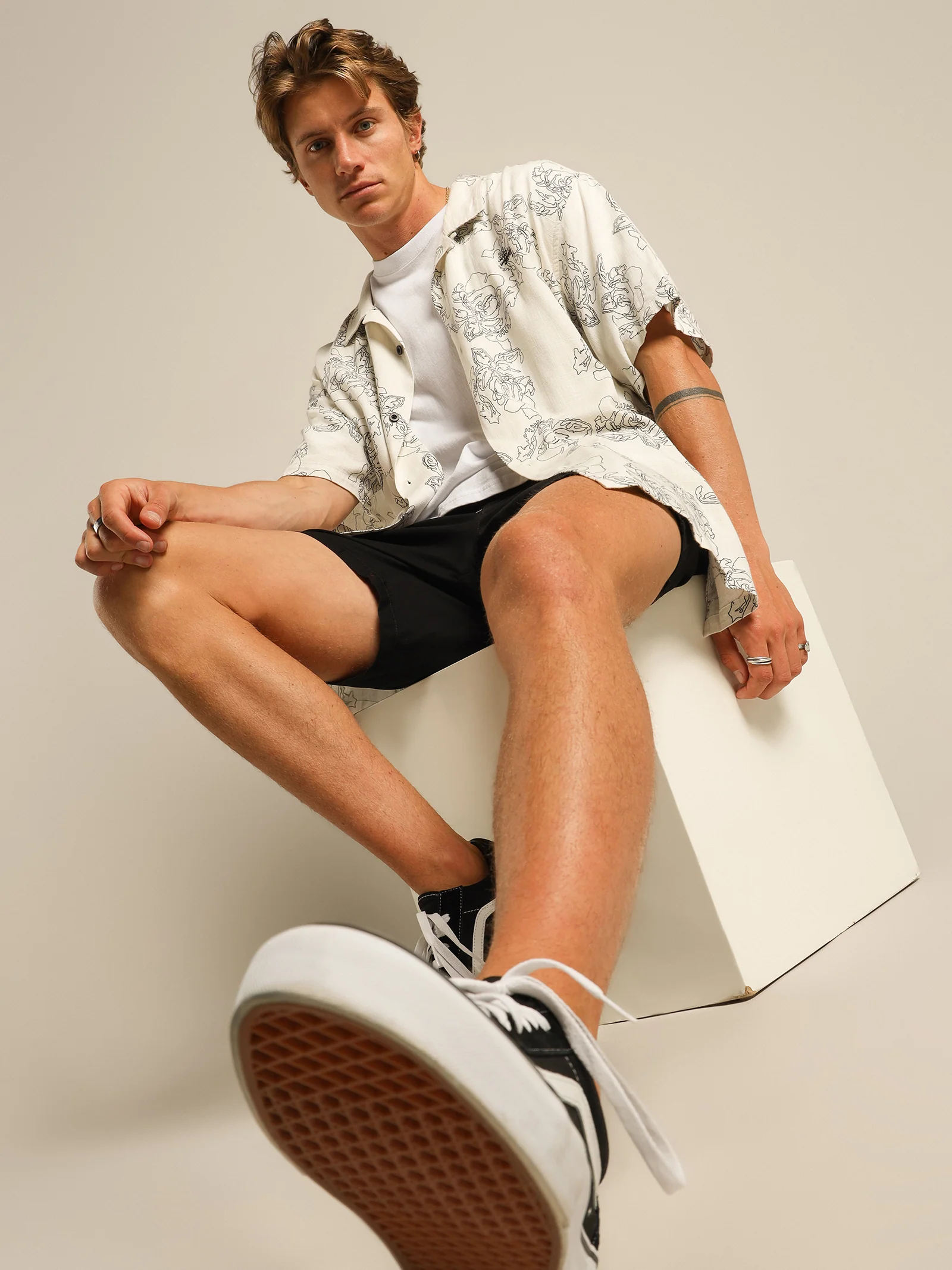Roses Pattern Short Sleeve Shirt - Image 2