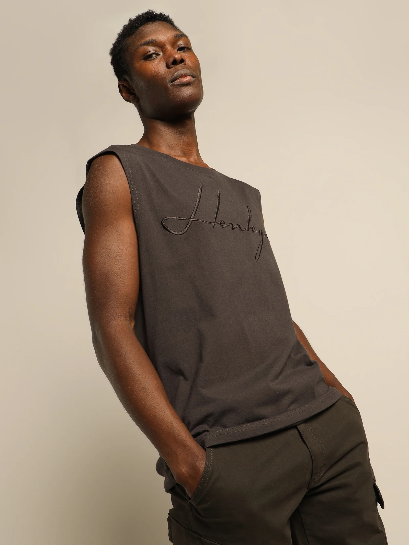Script Logo Muscle Shirt - Image 2