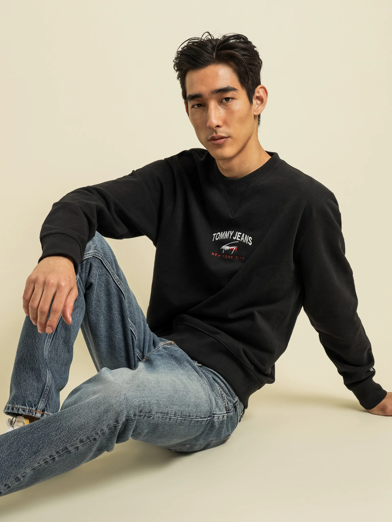 Signature Timeless Sweatshirt - Image 3
