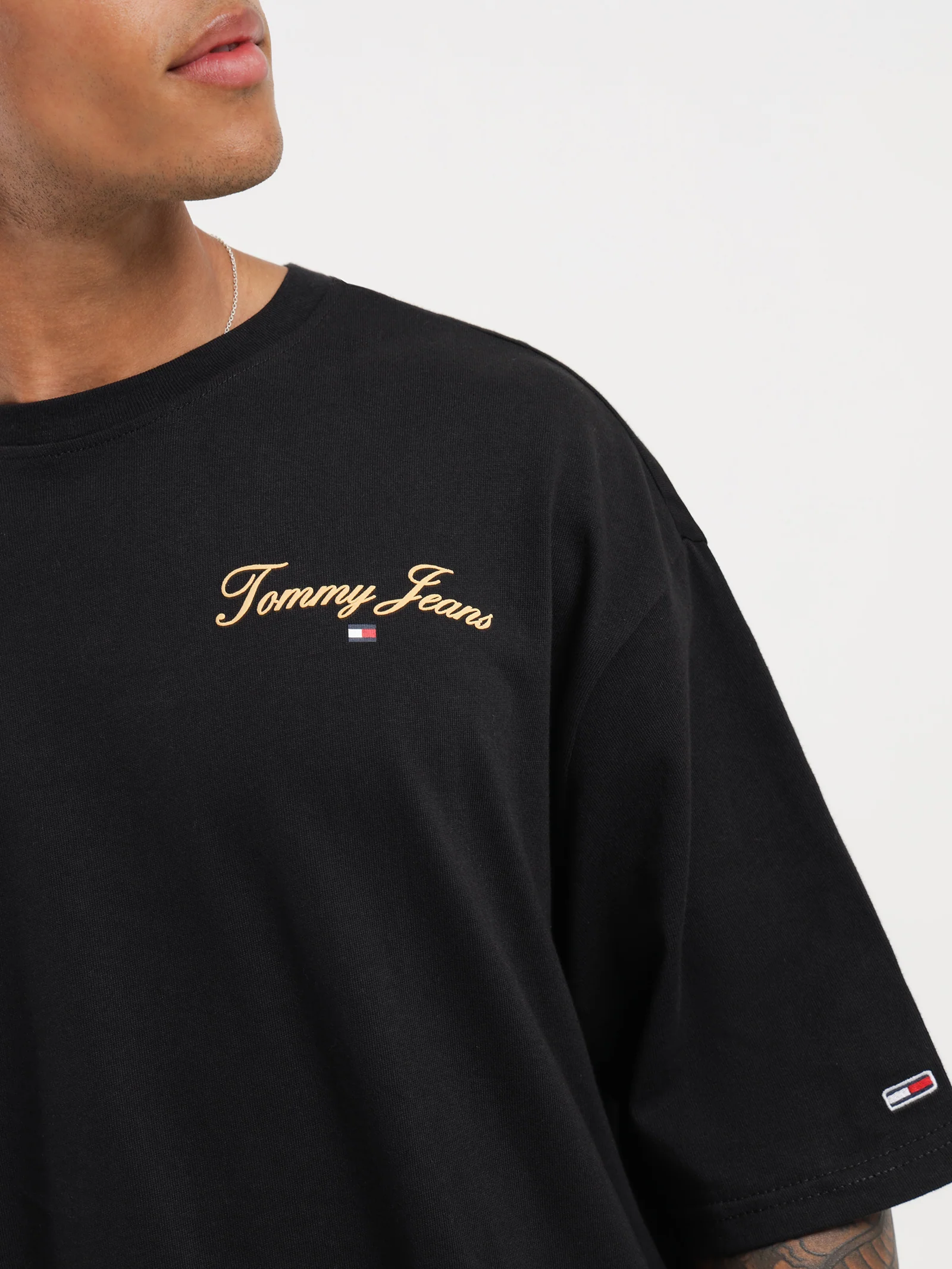 Skater Modern Prep Logo T-Shirt - Image 5