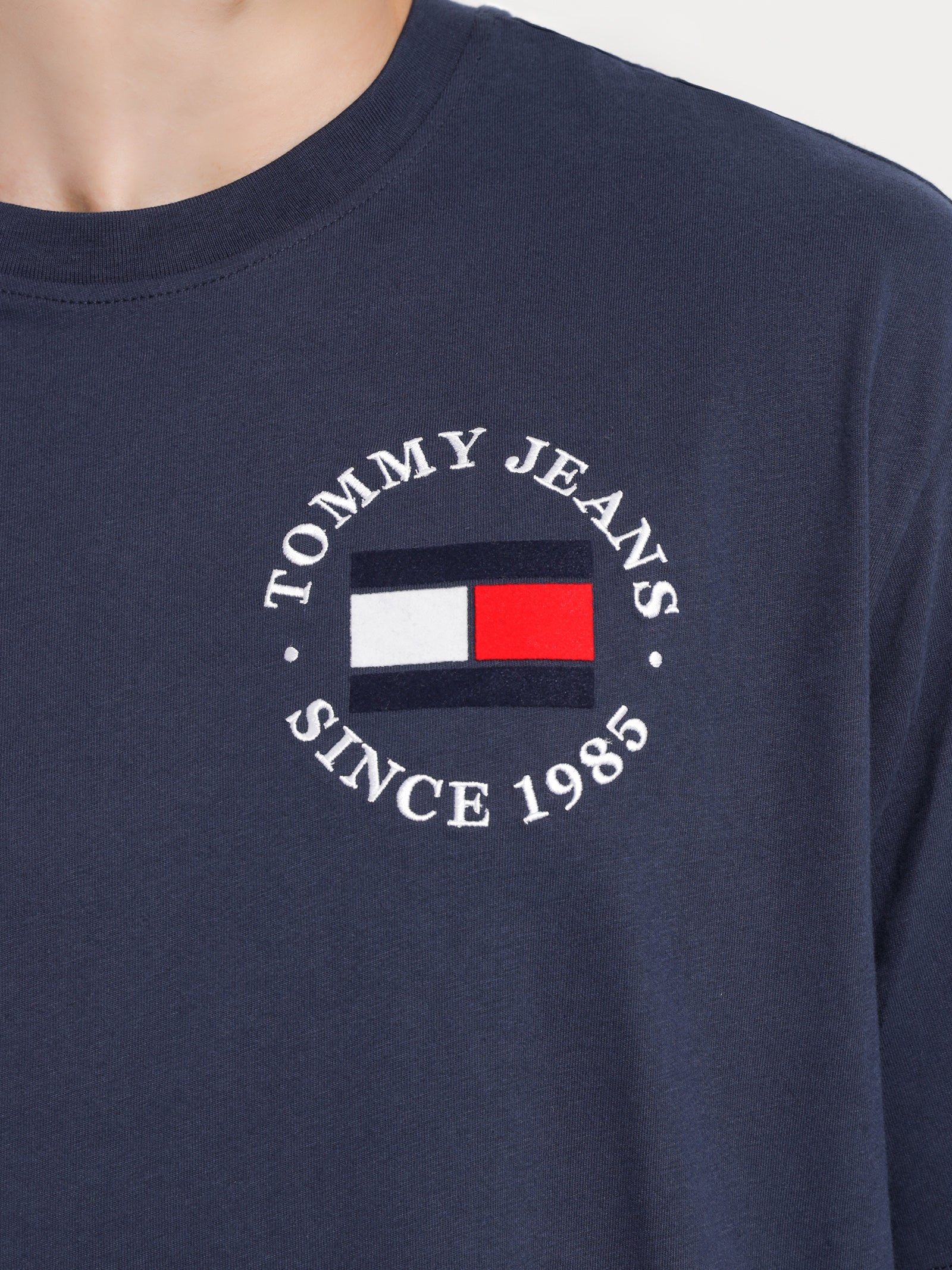 Skater Timeless T-Shirt - Image 4