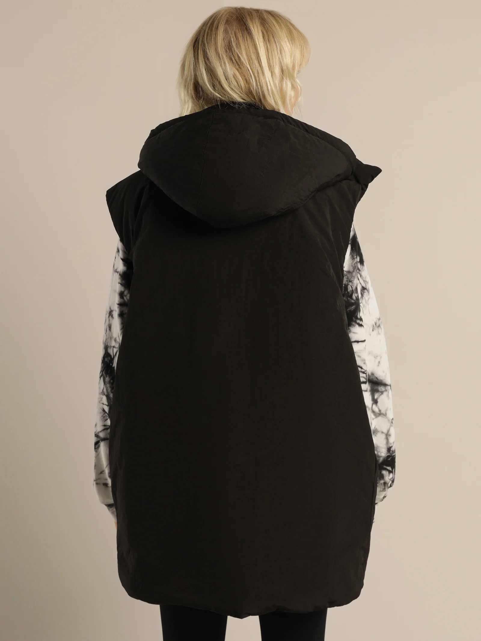 Sleeveless Puffer - Image 8