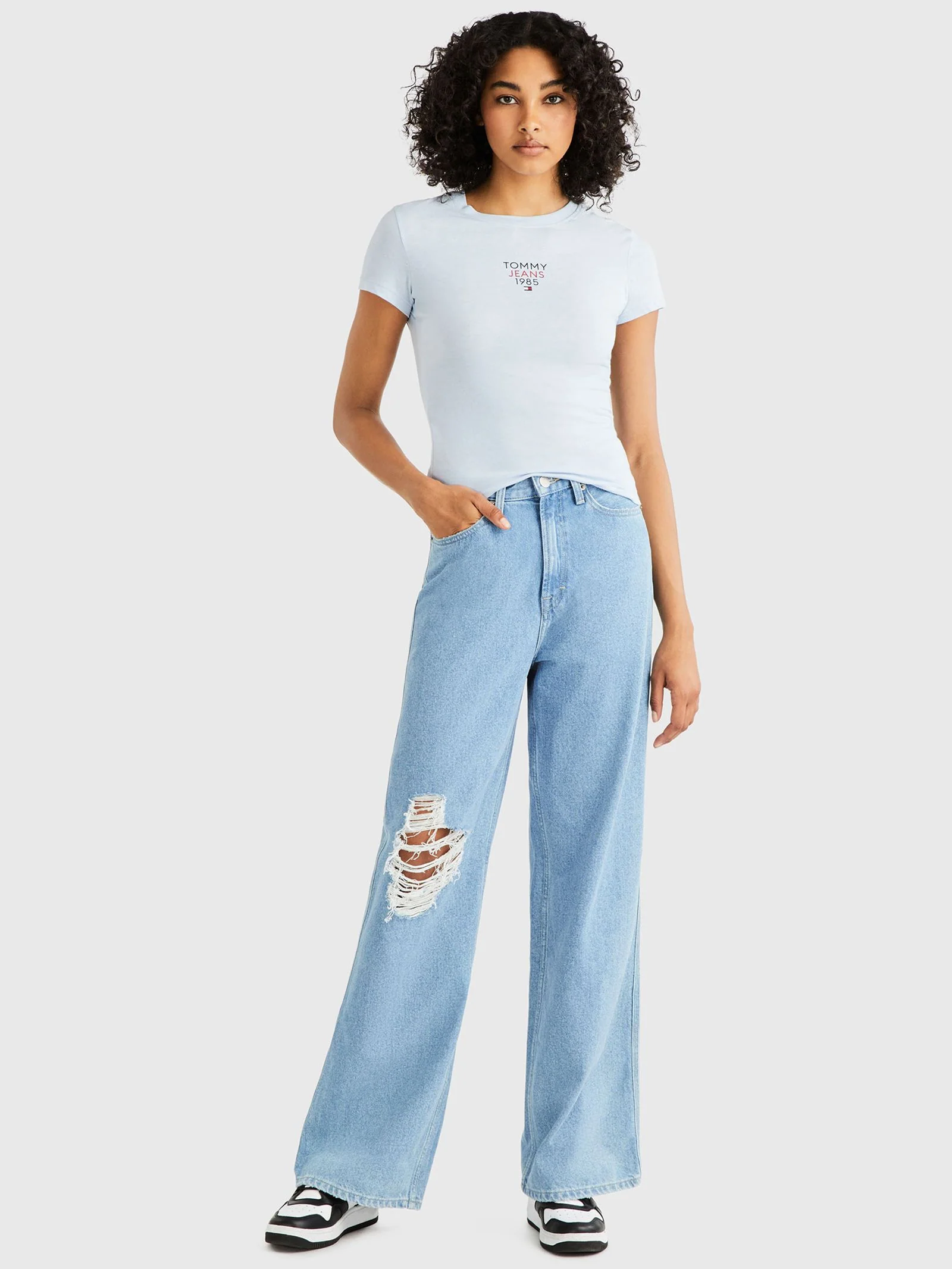 Slim Essential Logo 1 Short Sleeve - Image 3