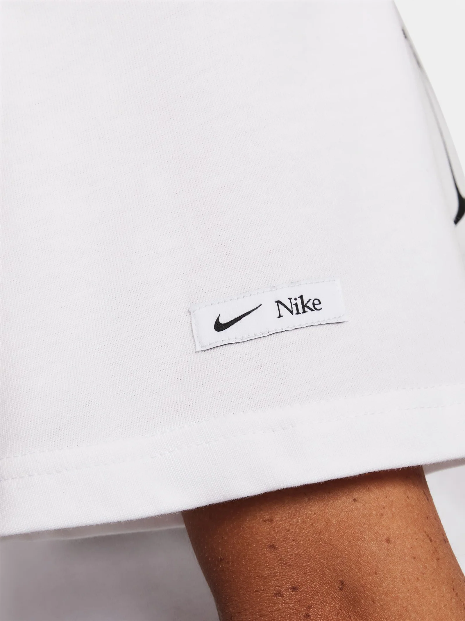 Sportswear Classic T-Shirt - Image 4