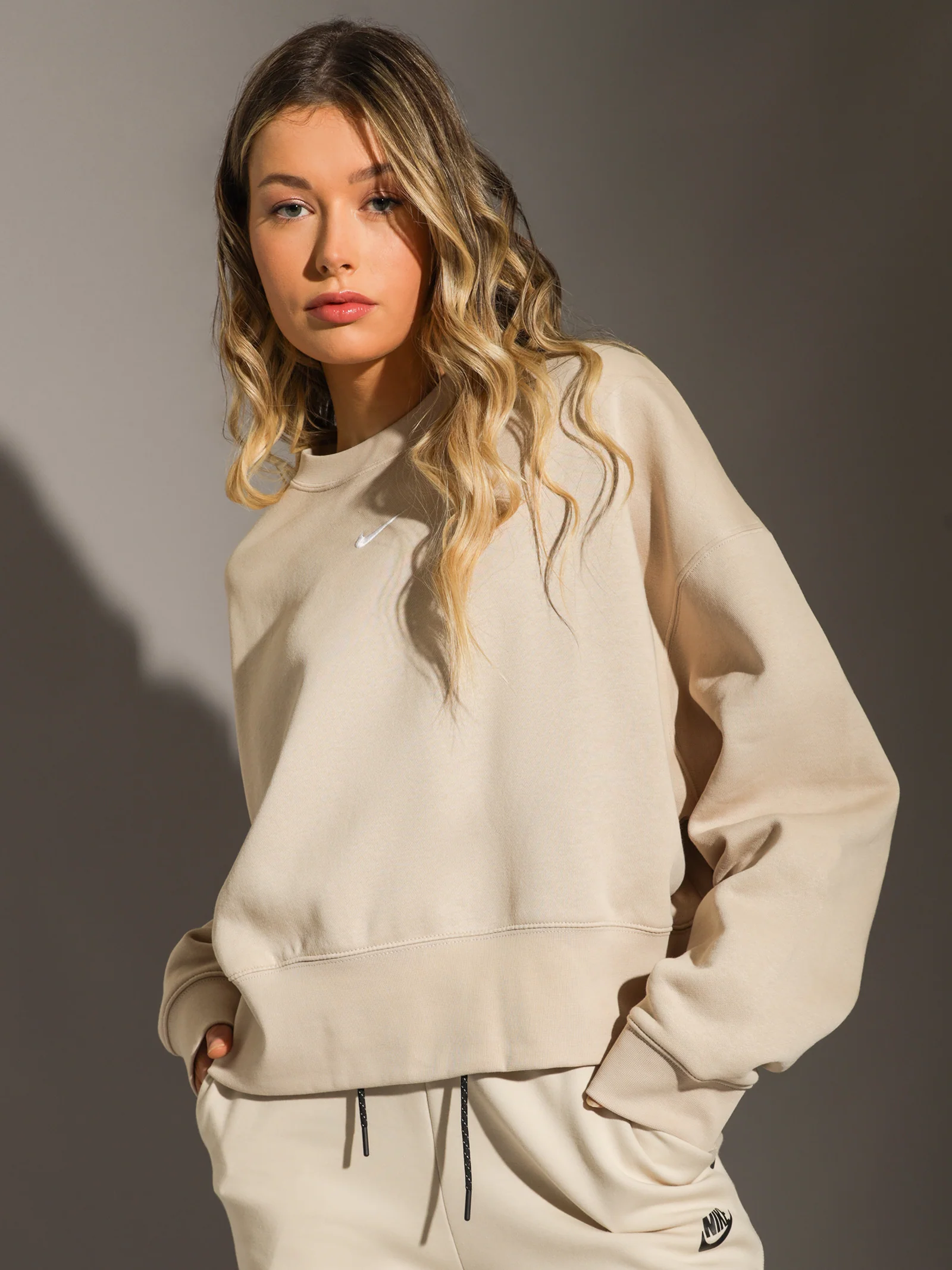 Sportswear Essential Collection Fleece Oversized Crew Sweatshirt - Image 4