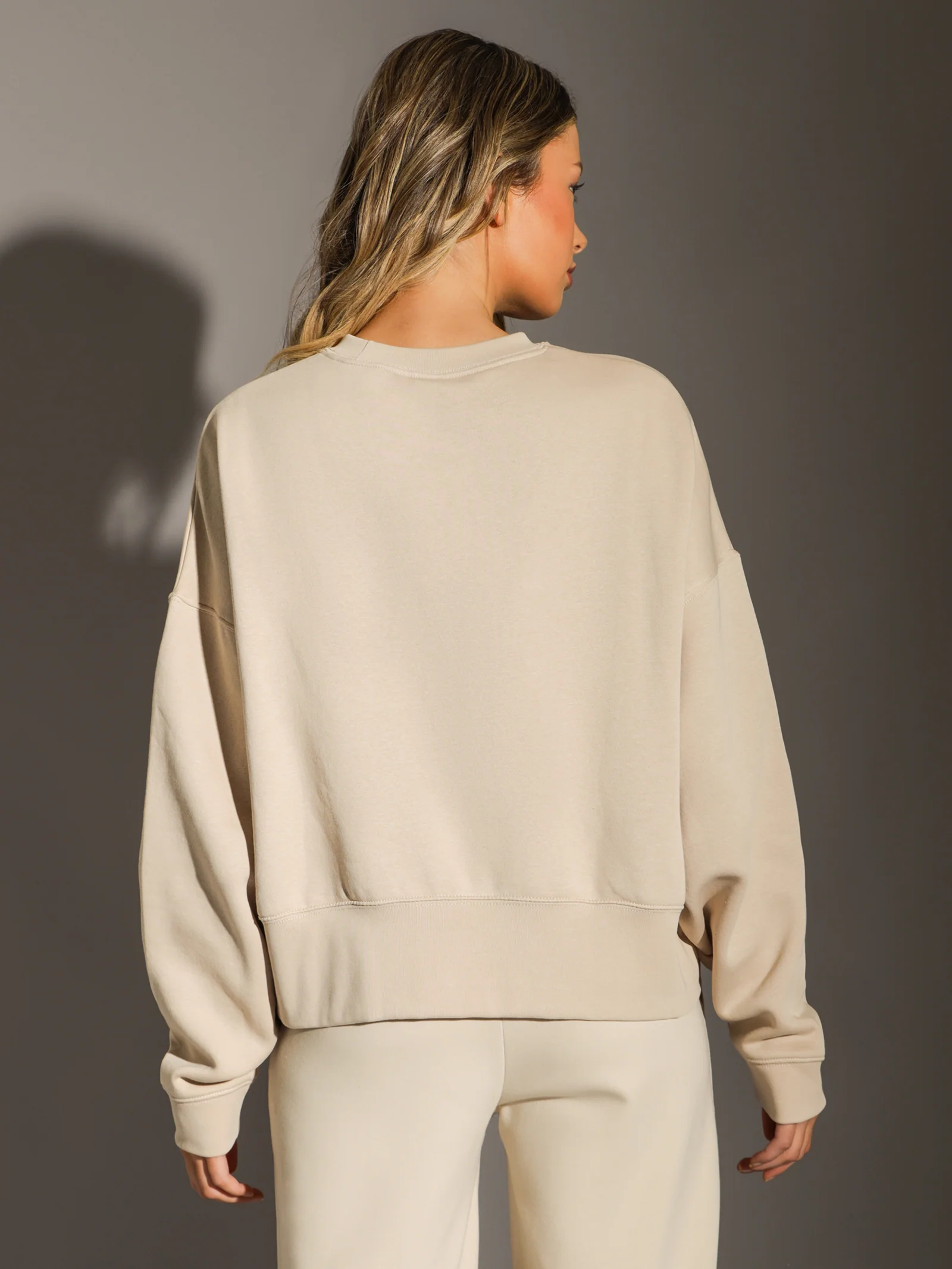 Sportswear Essential Collection Fleece Oversized Crew Sweatshirt - Image 7