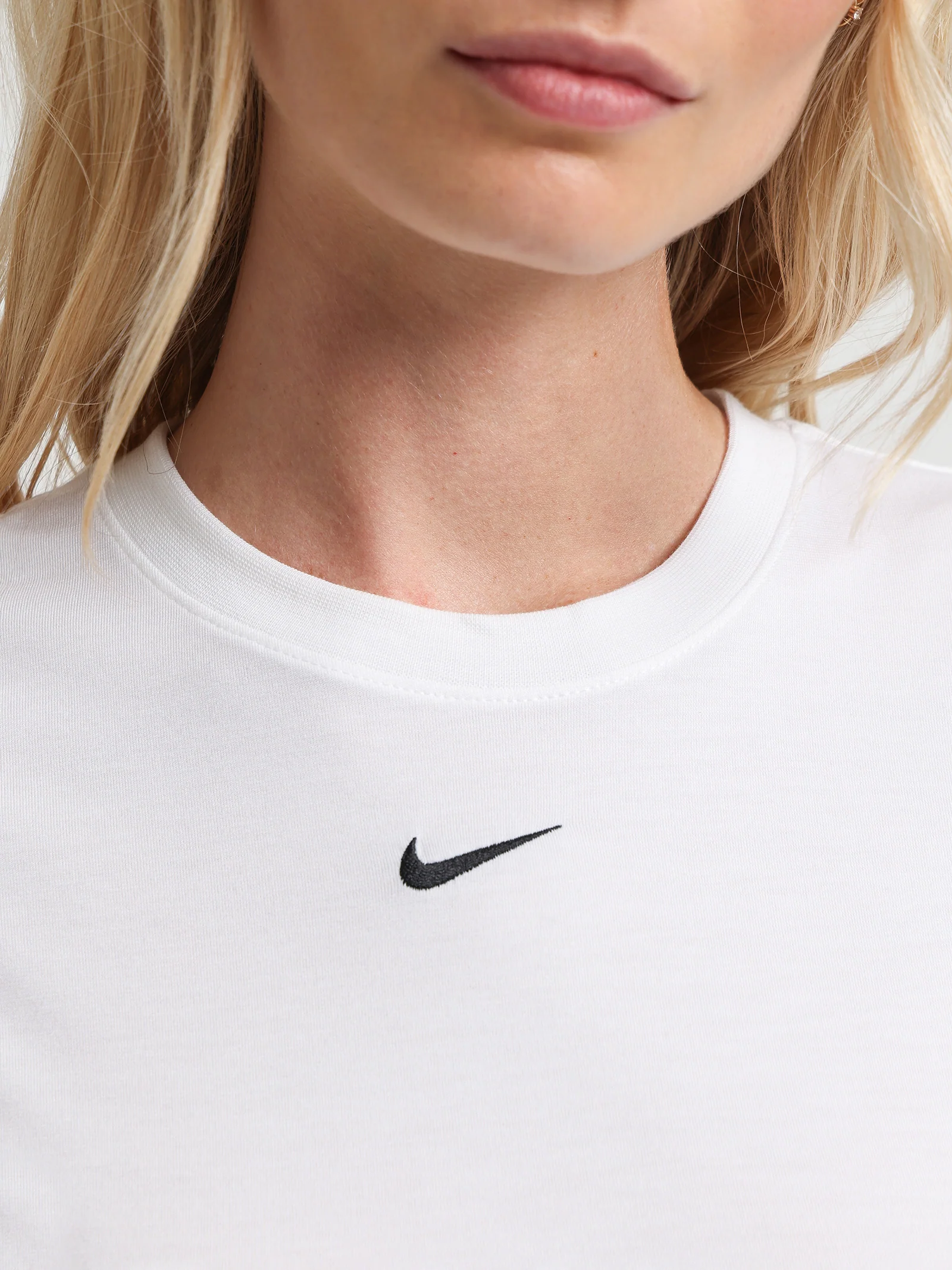 Sportswear Essential Slim Fit Crop T-Shirt - Image 3