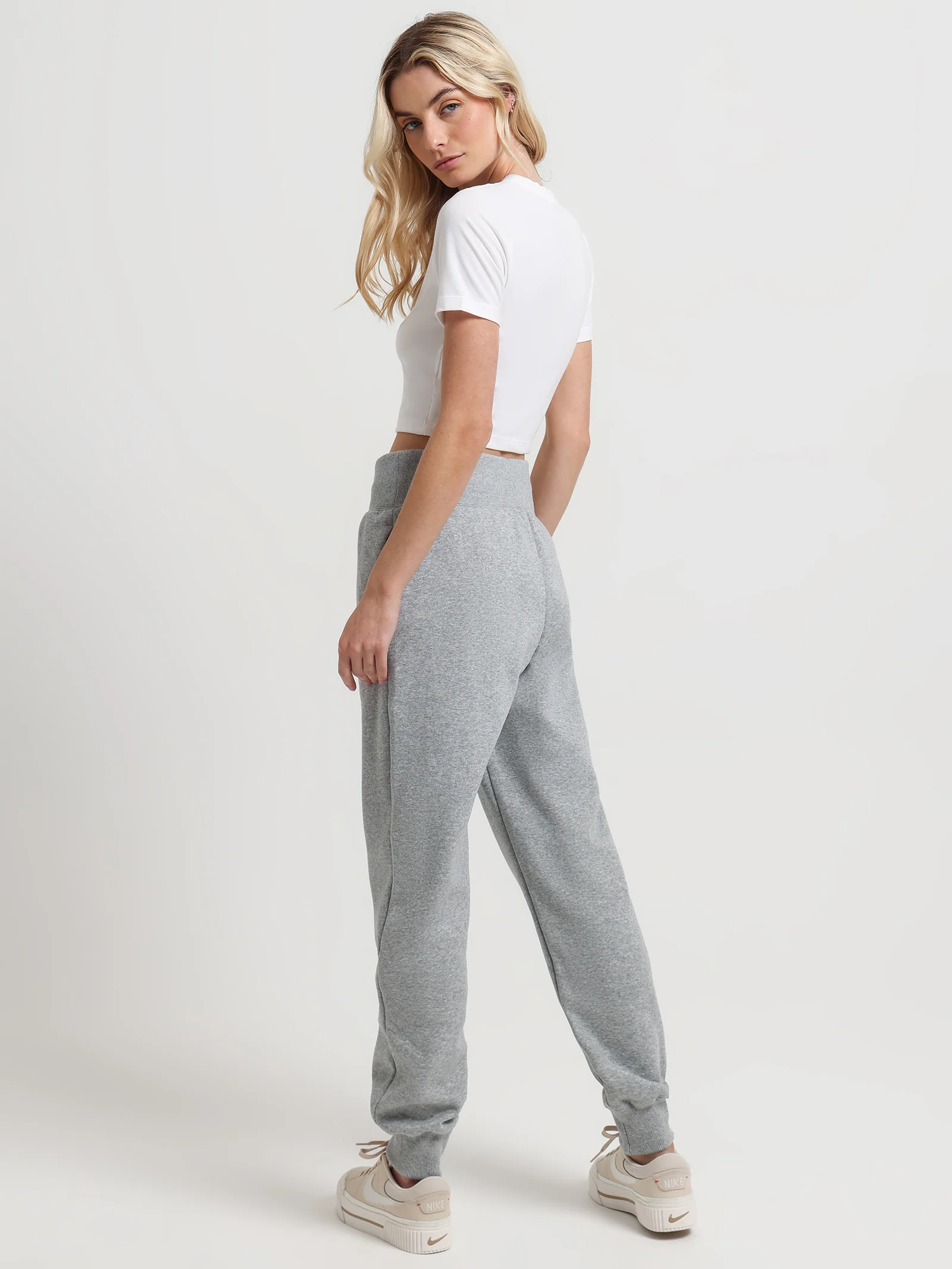 Sportswear Essential Slim Fit Crop T-Shirt - Image 6