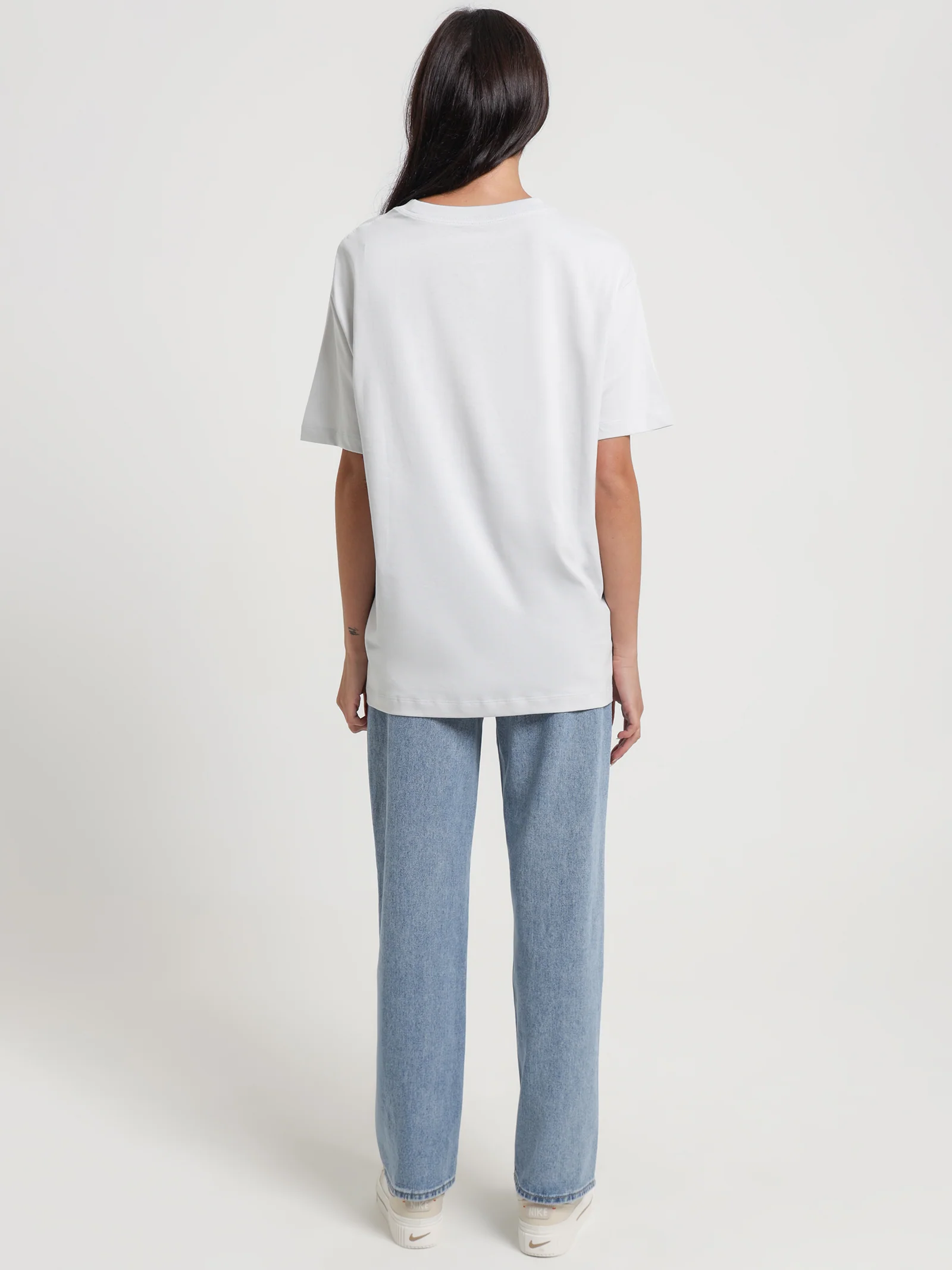 Sportswear Essential T-Shirt - Image 5