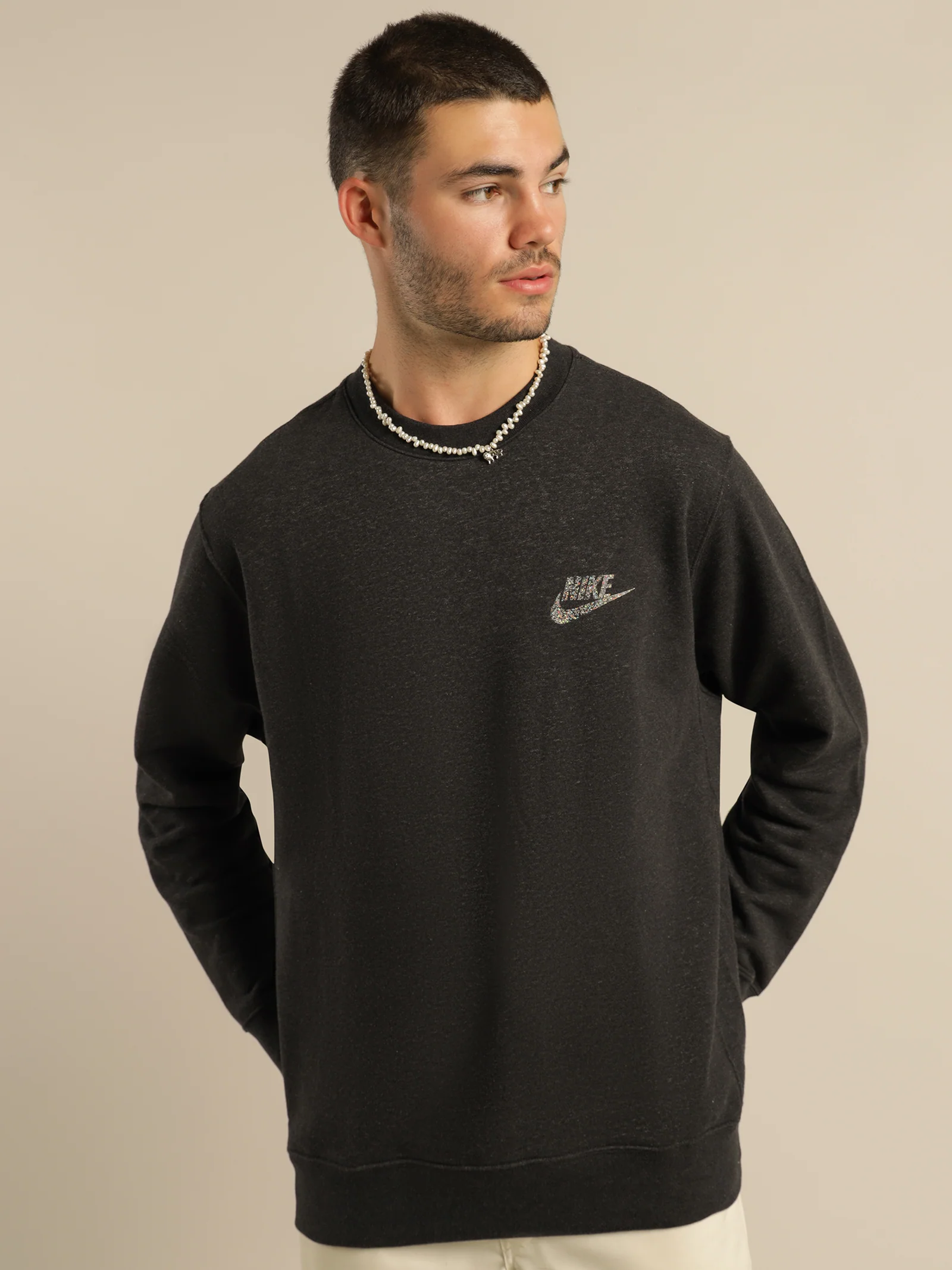 Sportswear Essentials Crew - Image 4