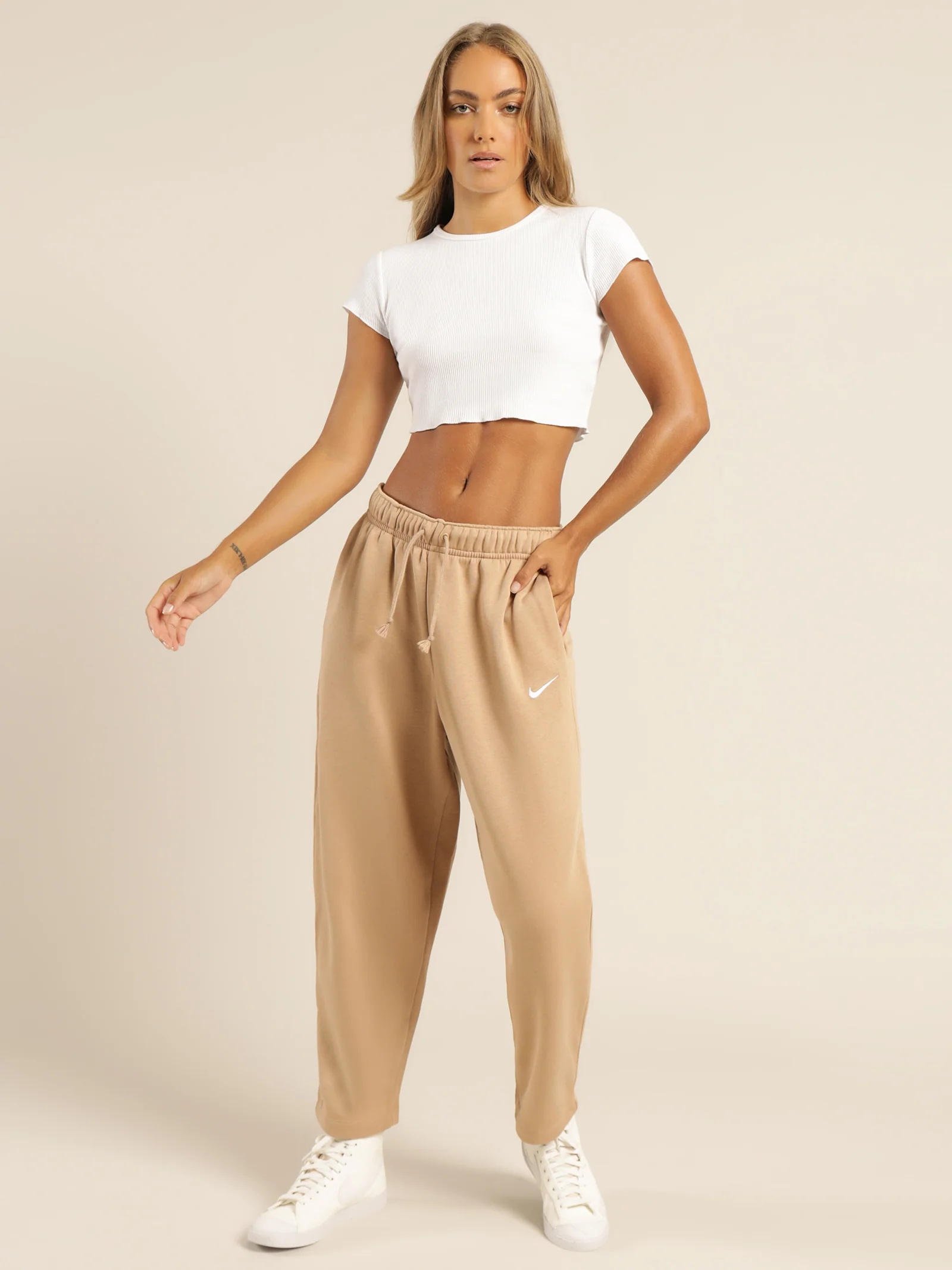 Sportswear Essentials Fleece Trackpants - Image 4