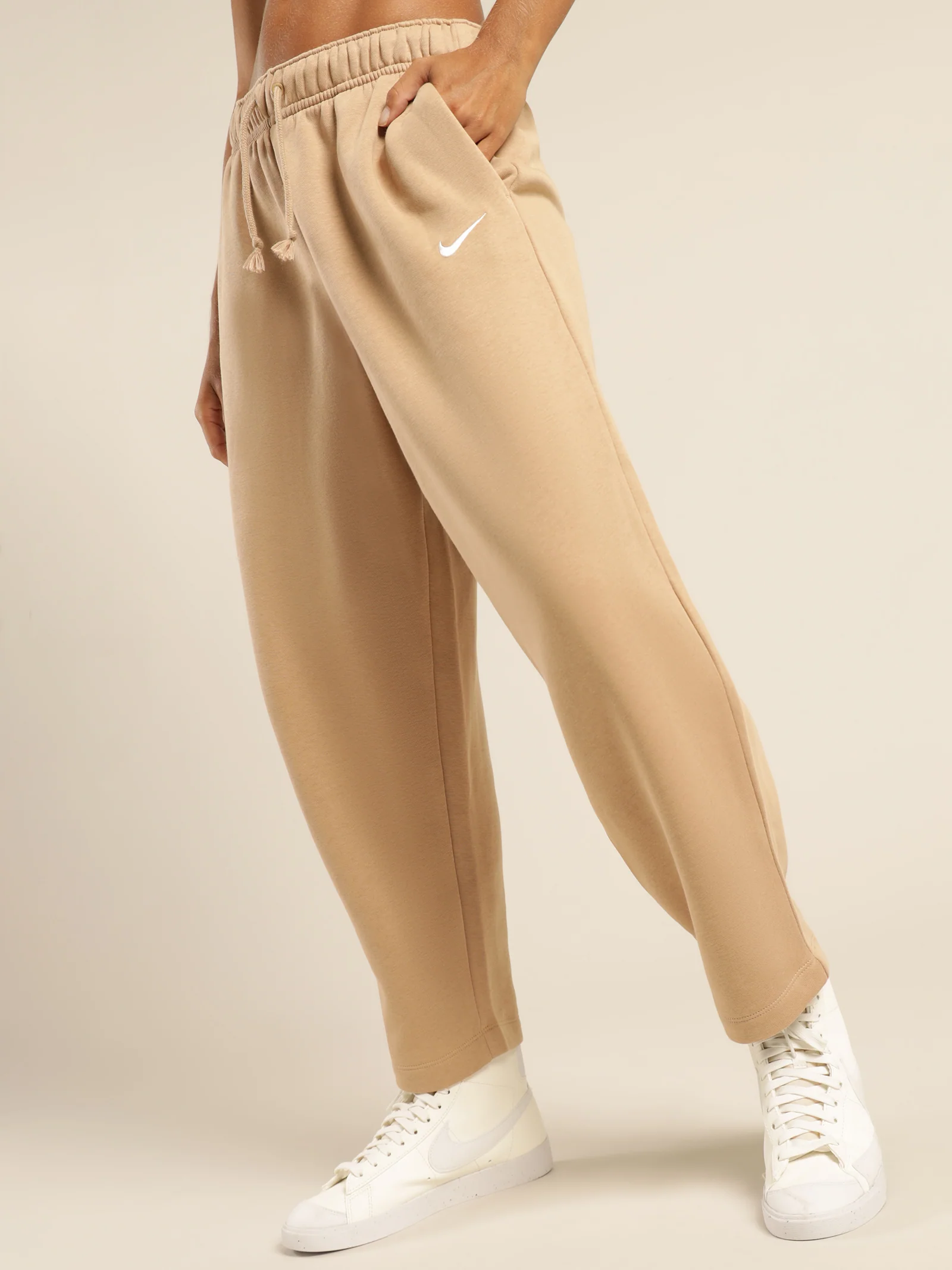 Sportswear Essentials Fleece Trackpants - Image 5