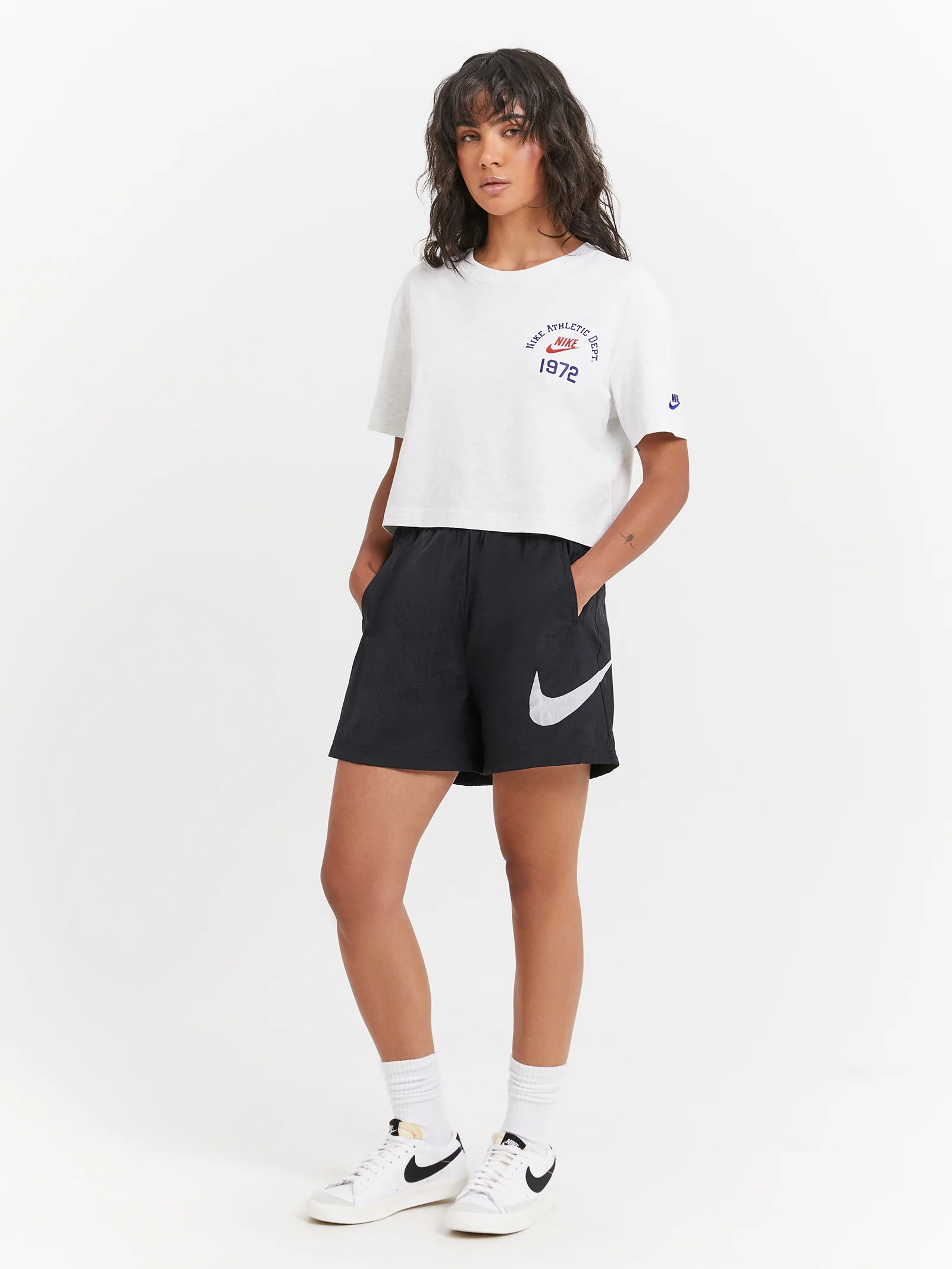 Sportswear Essentials High-Rise Woven Shorts - Image 2
