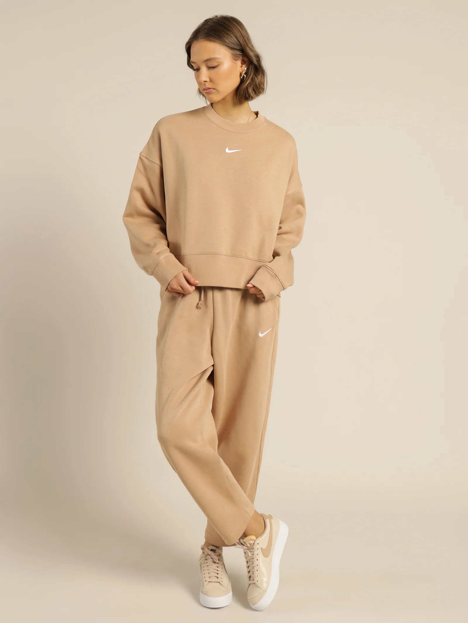 Sportswear Essentials Oversized Crew Fleece - Image 4