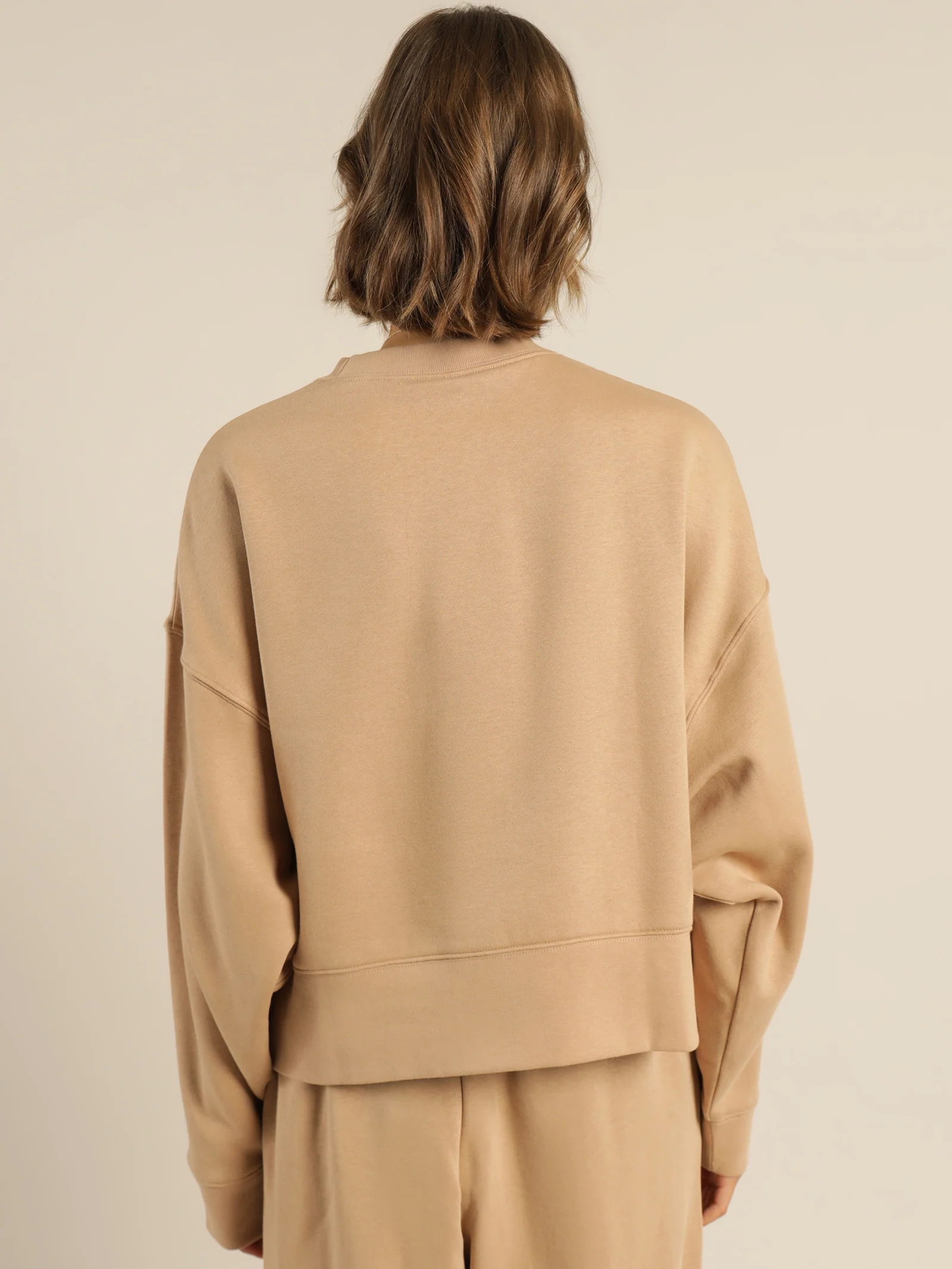 Sportswear Essentials Oversized Crew Fleece - Image 6