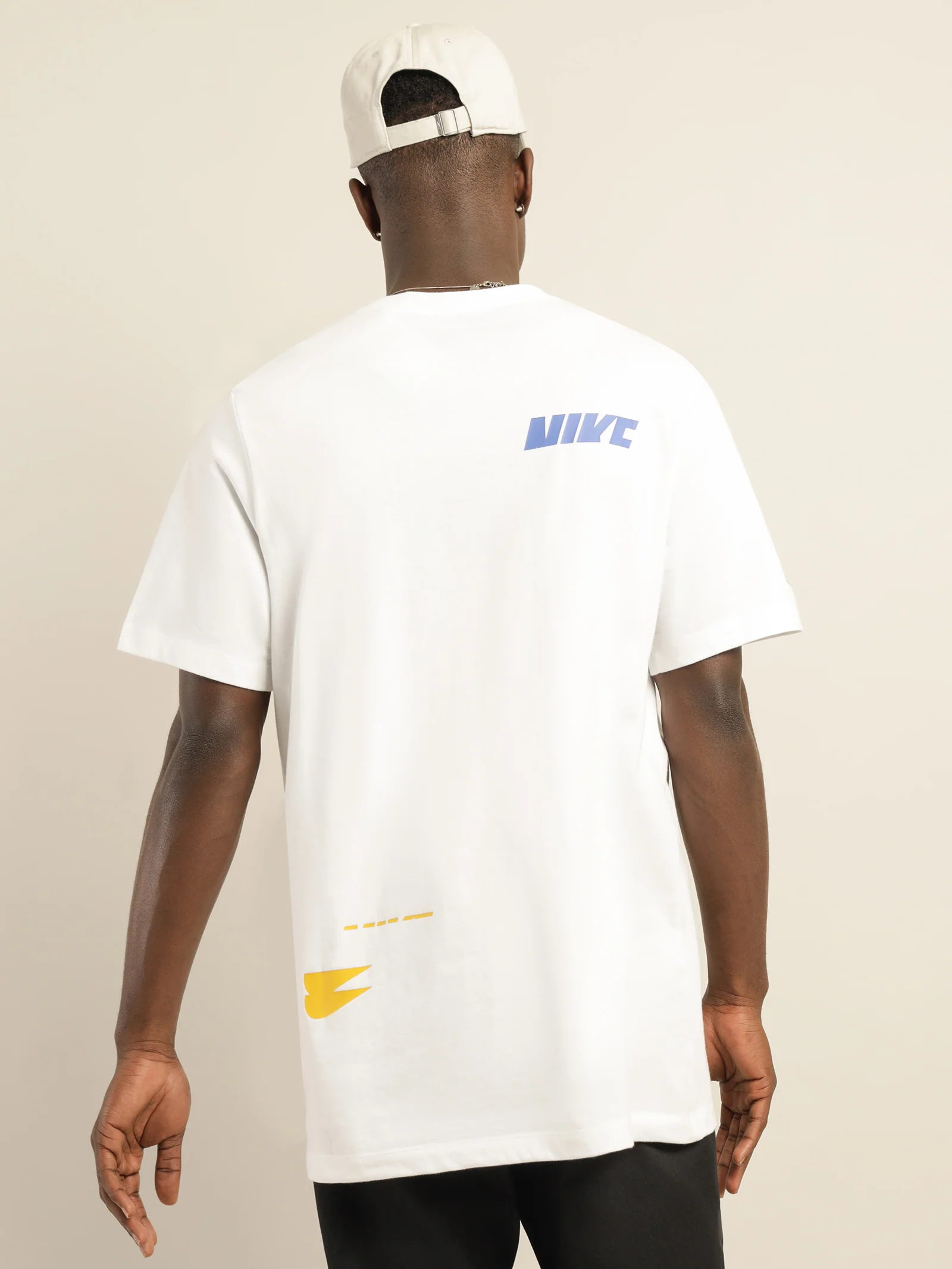 Sportswear Essentials + T-Shirt - Image 5