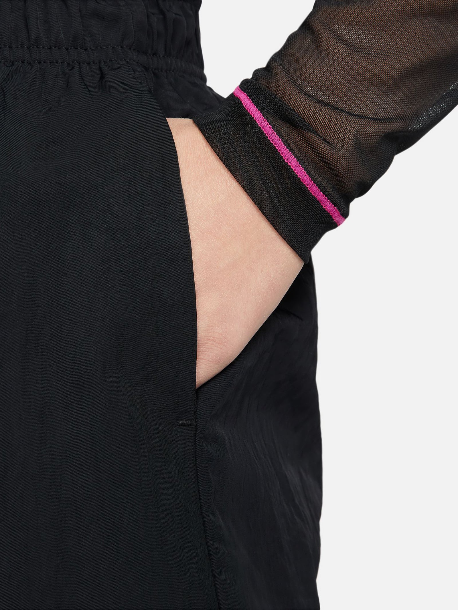 Sportswear Essentials Woven Cargo Pants - Image 3