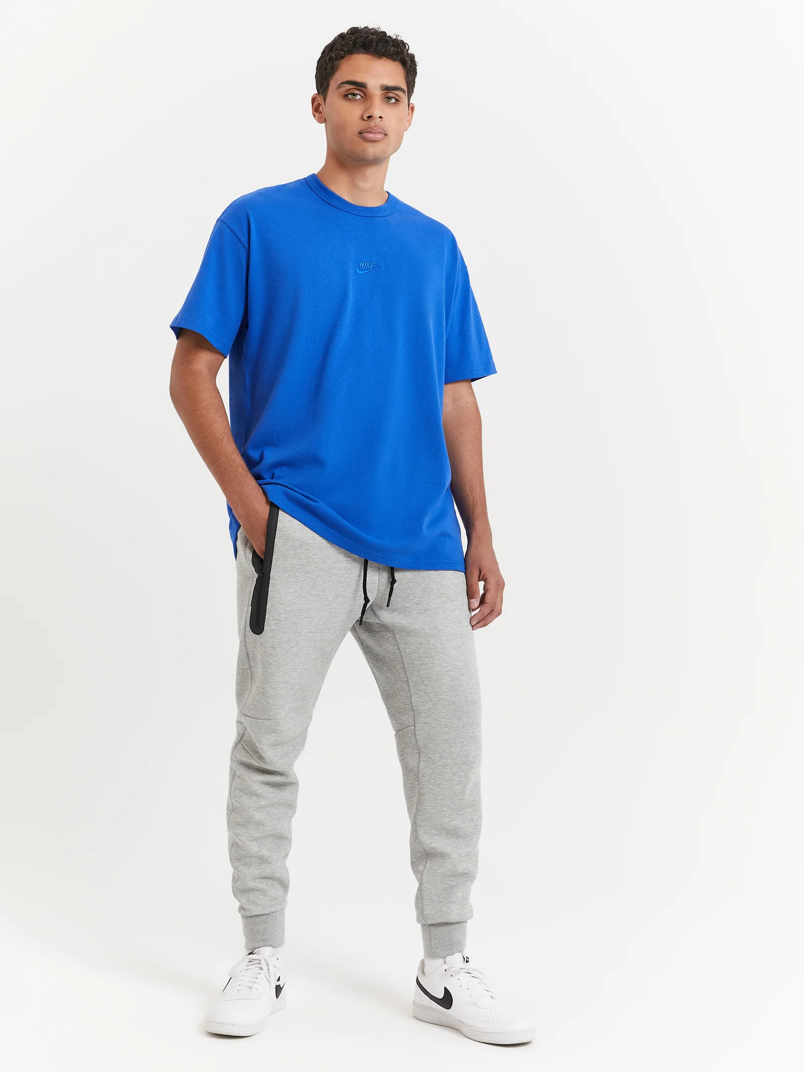 Sportswear Premium Essentials Sustainable T-Shirt - Image 2