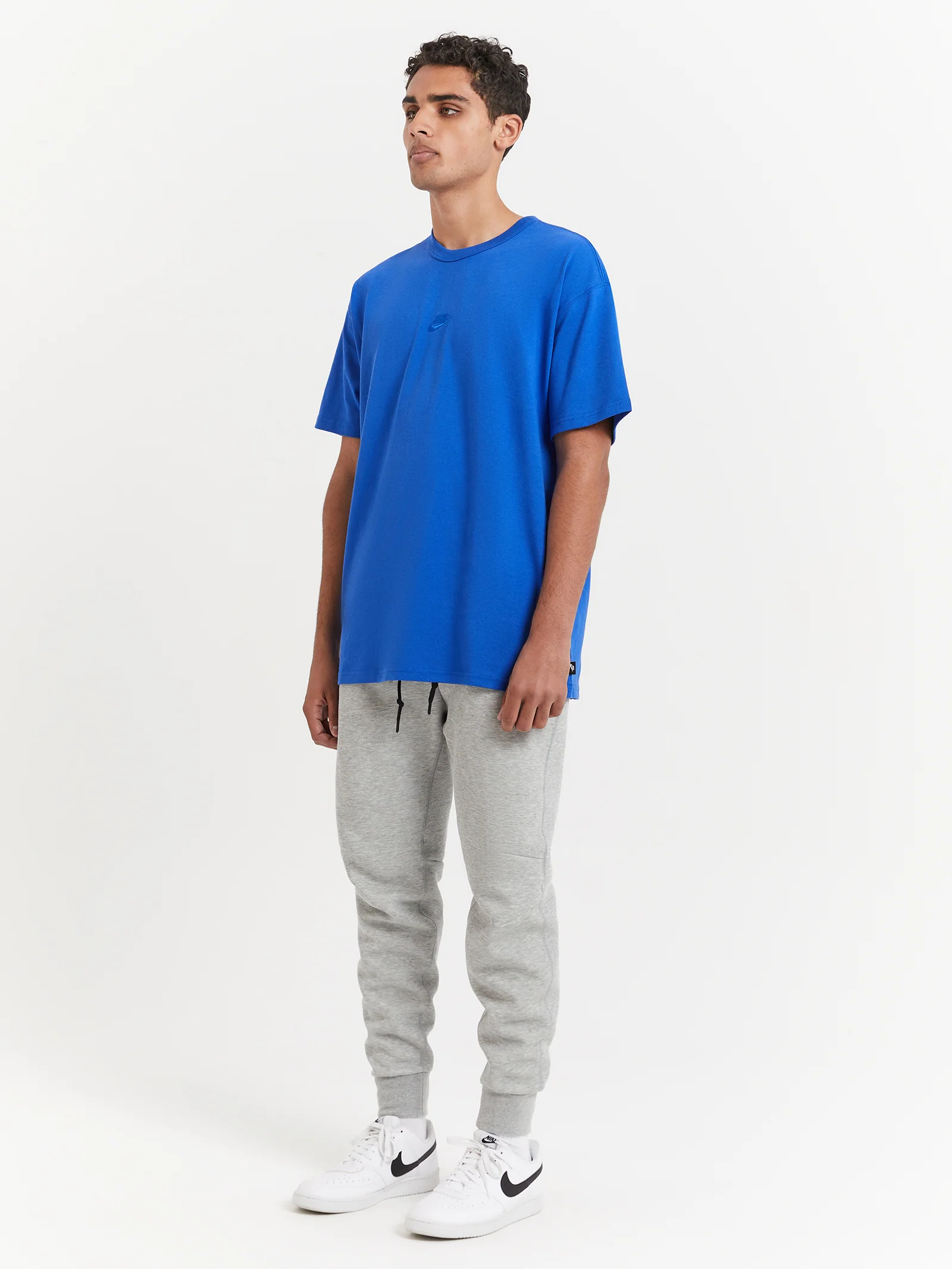 Sportswear Premium Essentials Sustainable T-Shirt - Image 4